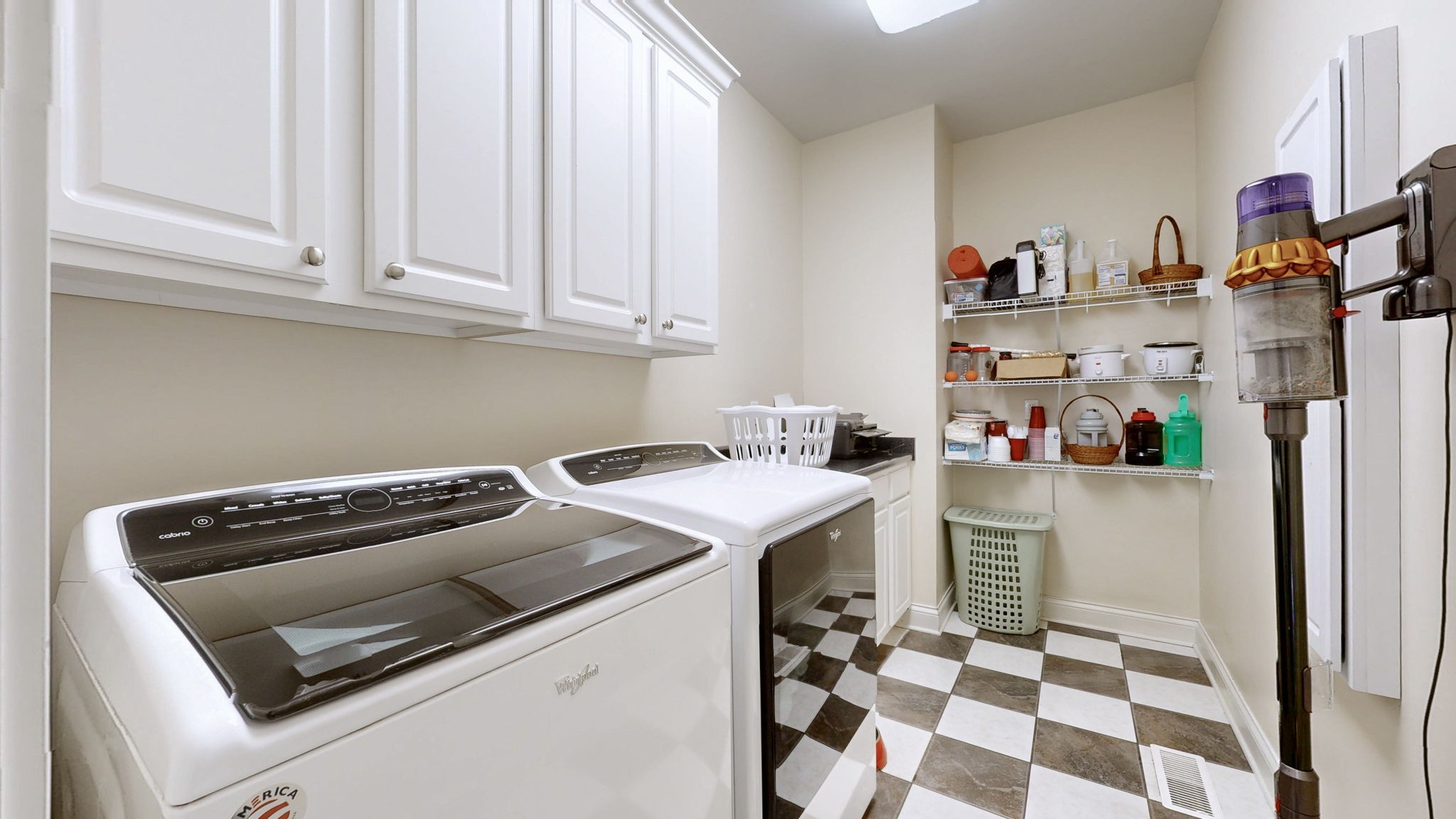 1609 Windwood Ct Property Photo 36