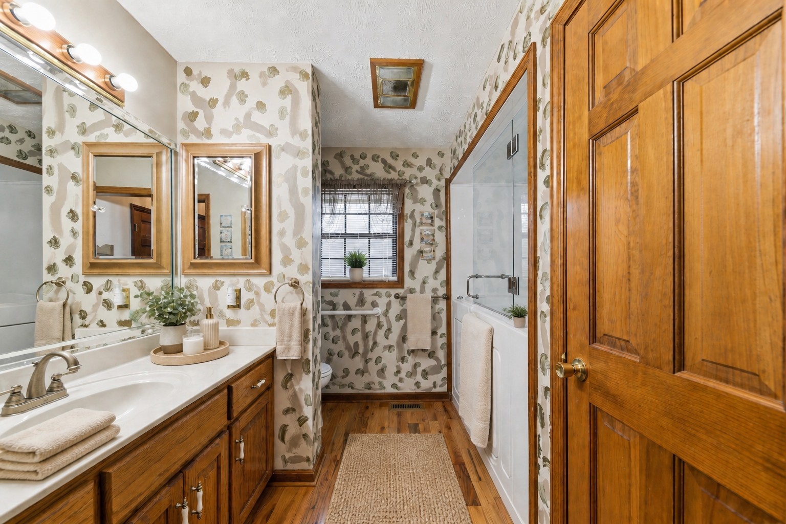 5904 New Highway 7 Property Photo 15