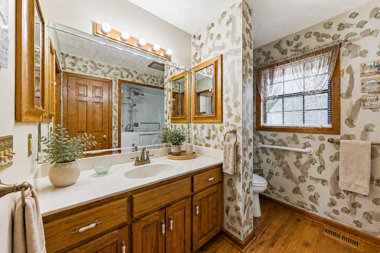 5904 New Highway 7 Property Photo 16