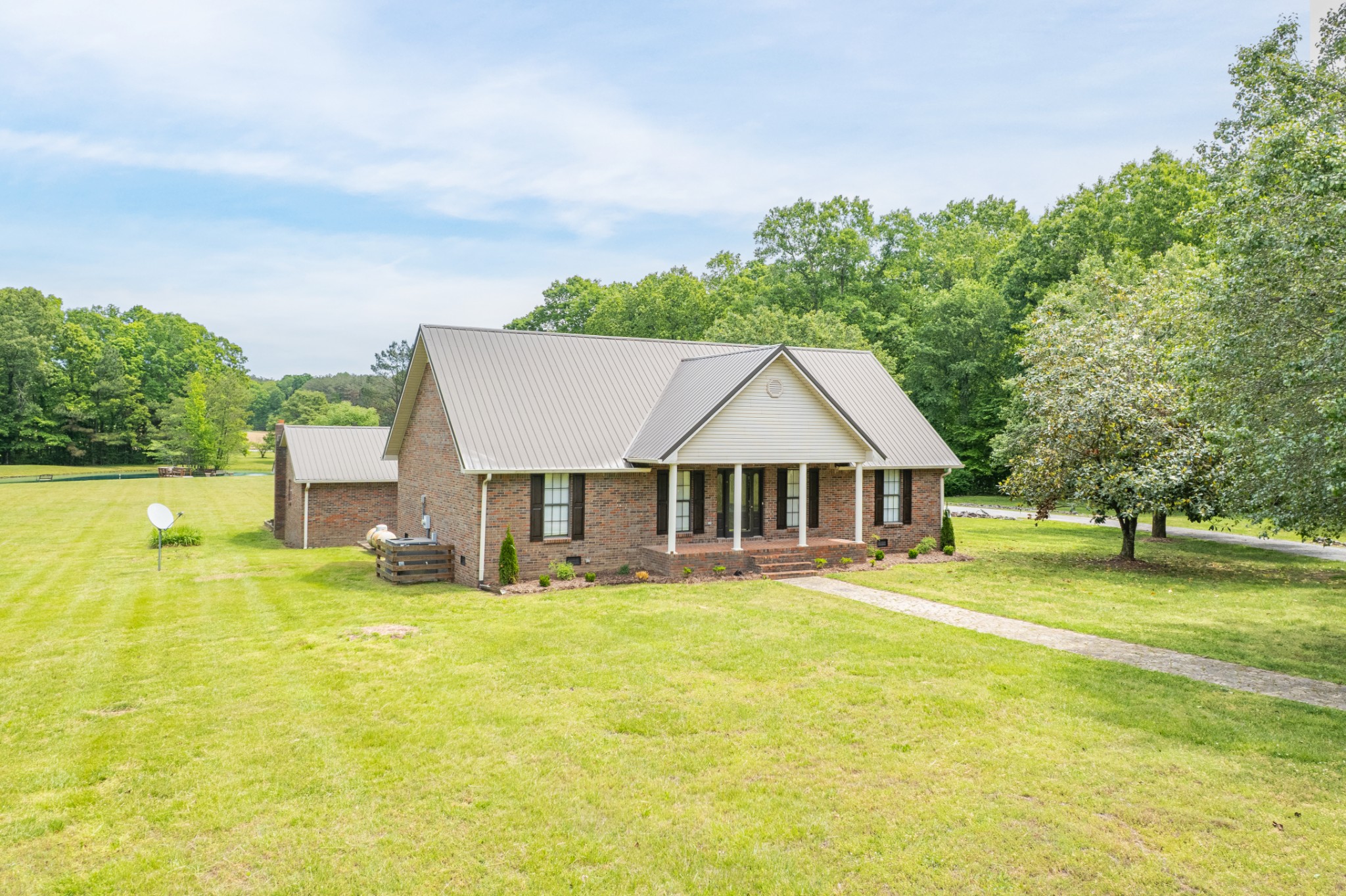 5904 New Highway 7 Property Photo 30