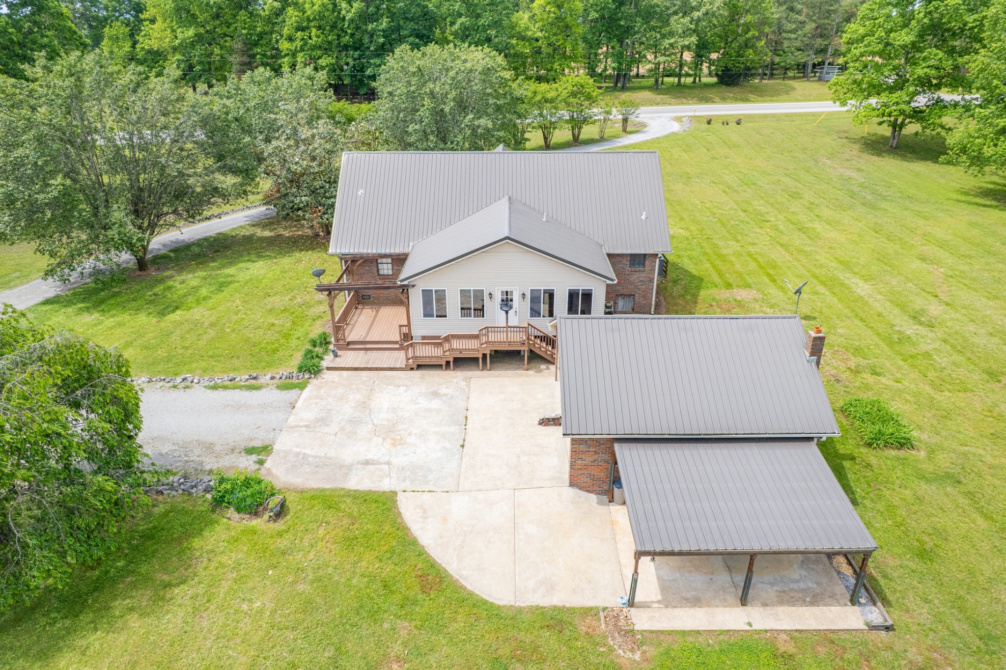 5904 New Highway 7 Property Photo 59
