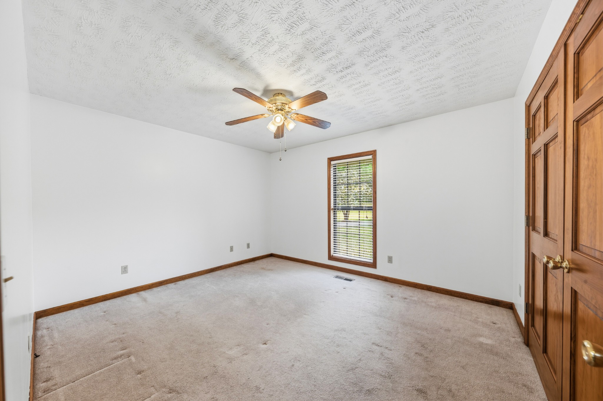 5904 New Highway 7 Property Photo 88