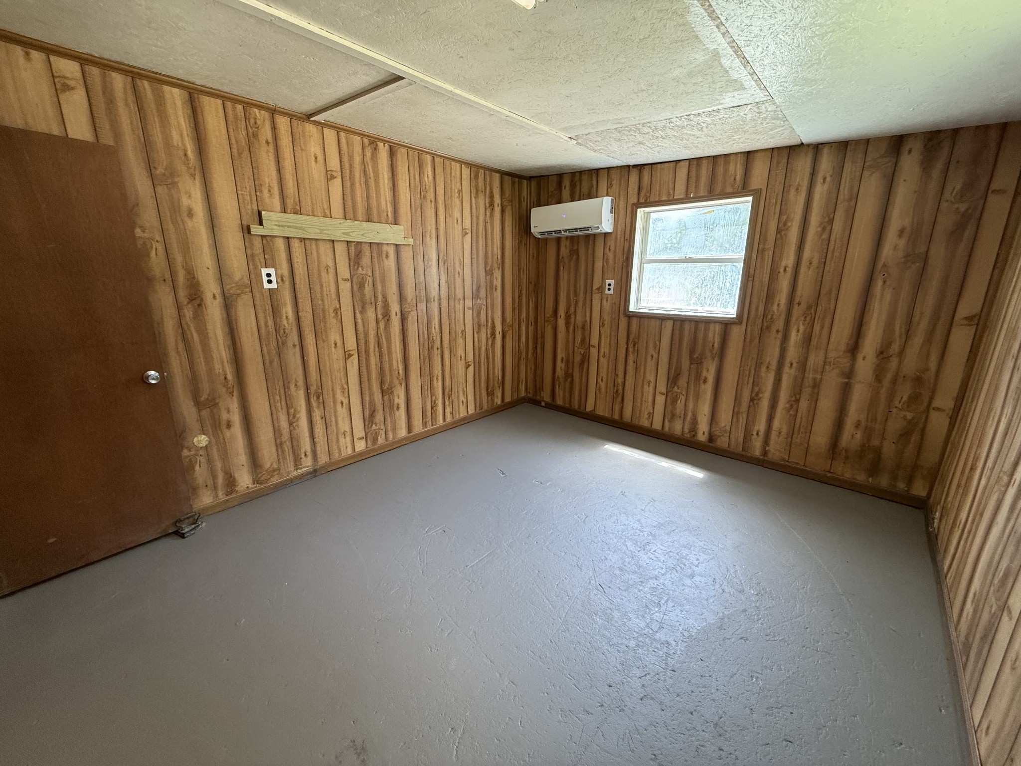 1074 S Main St Property Photo 15