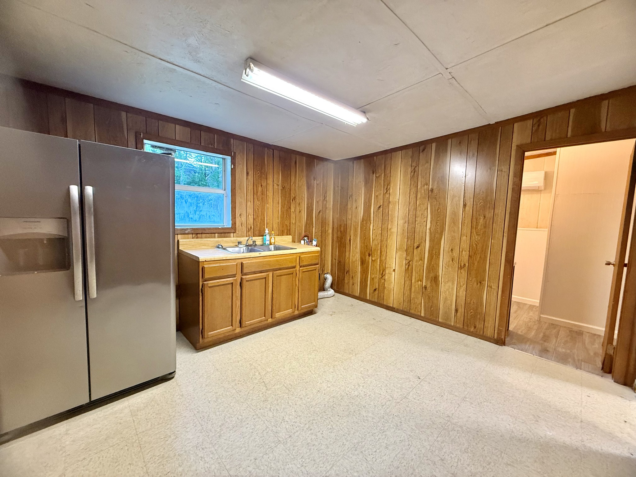 1074 S Main St Property Photo 17
