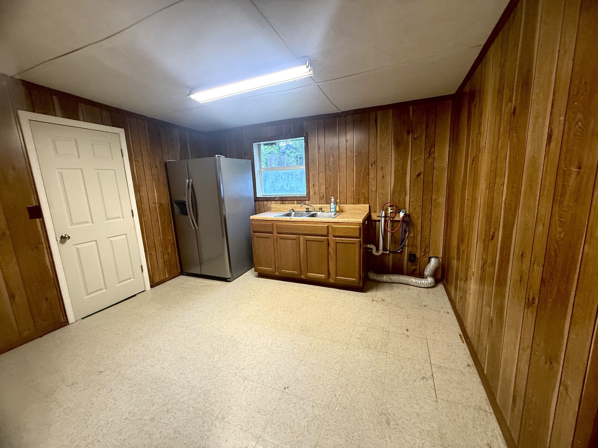 1074 S Main St Property Photo 18