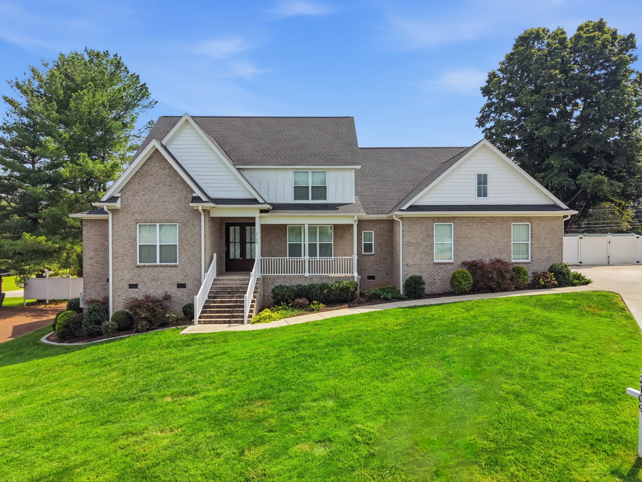 2109 Boxwood Cir