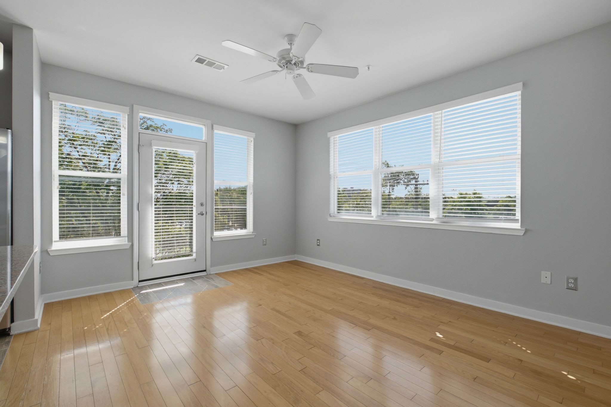 3000 Vanderbilt Pl Property Photo 13