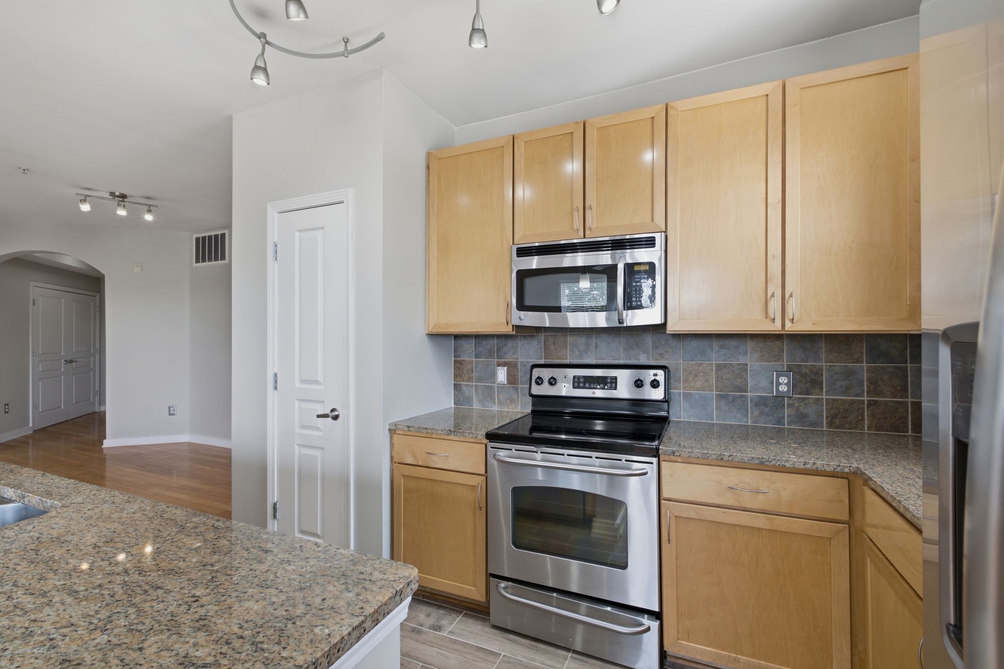 3000 Vanderbilt Pl Property Photo 17
