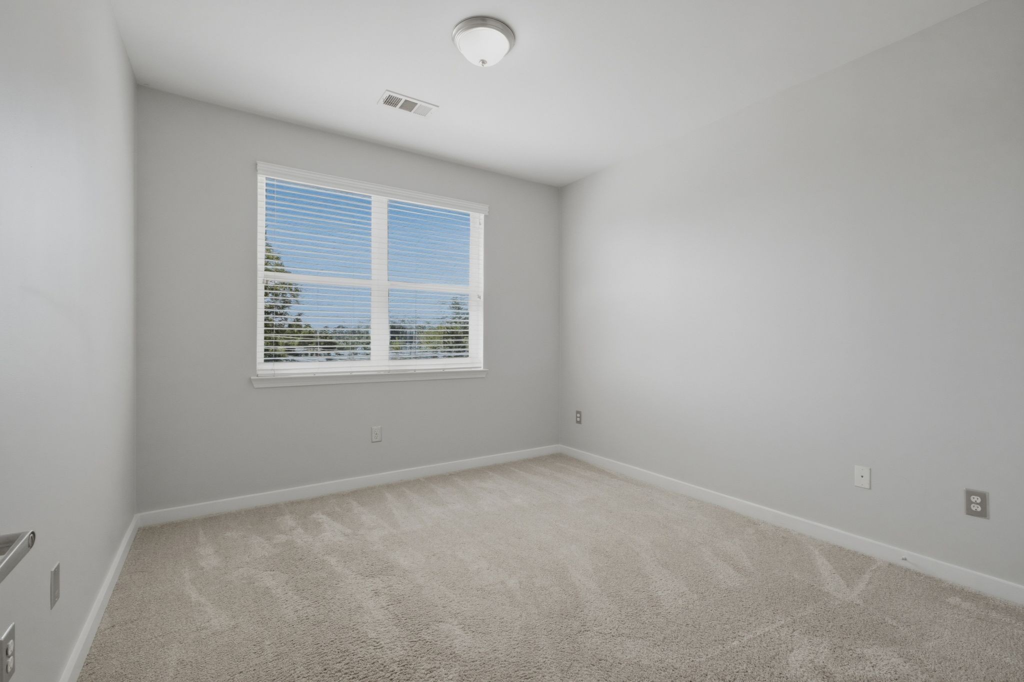3000 Vanderbilt Pl Property Photo 28