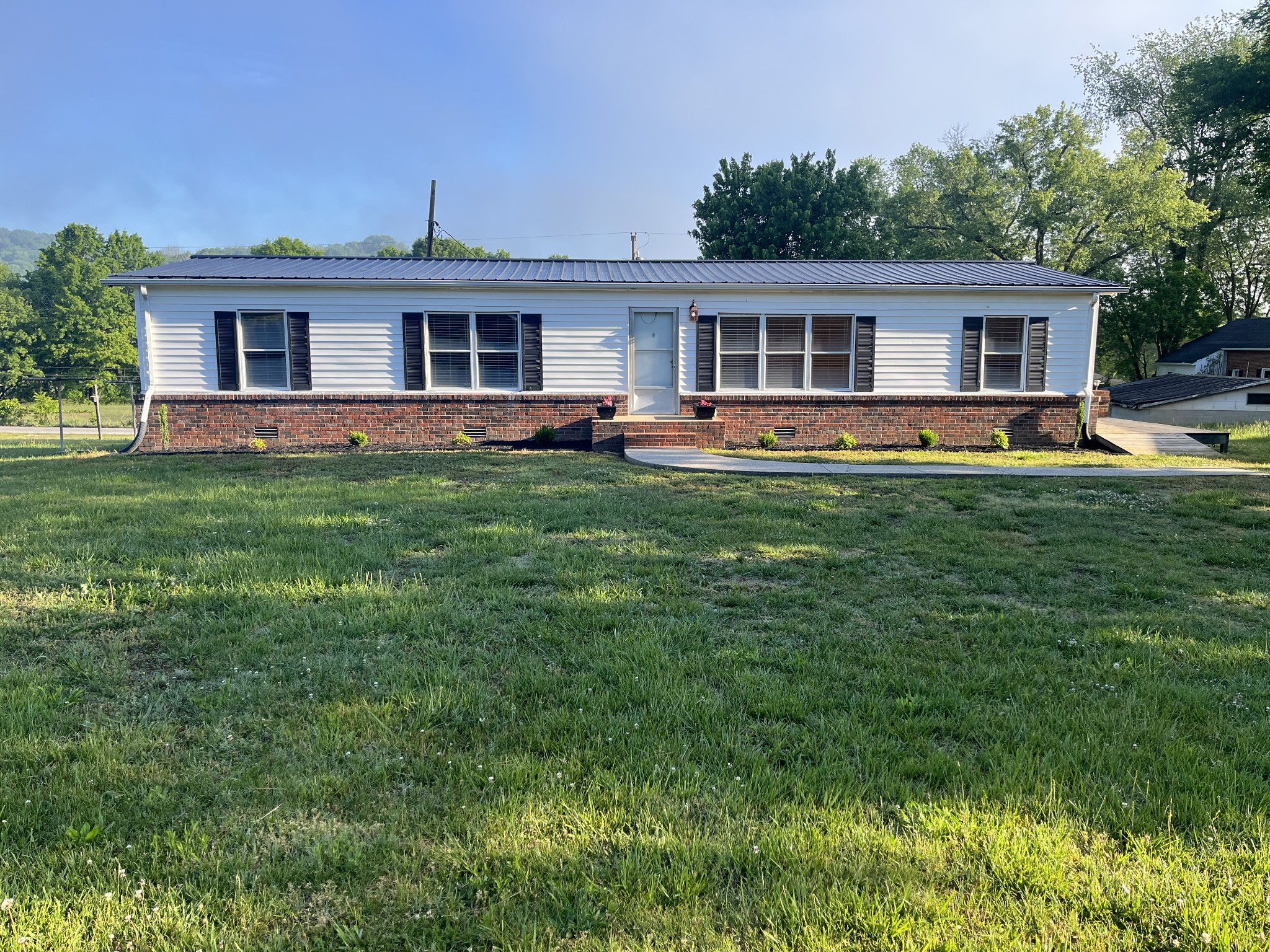 320 Lebanon Hwy Property Photo 1