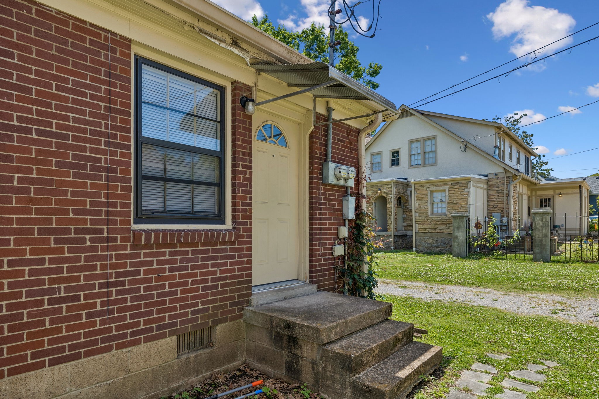 2110a W Linden Ave Property Photo 12