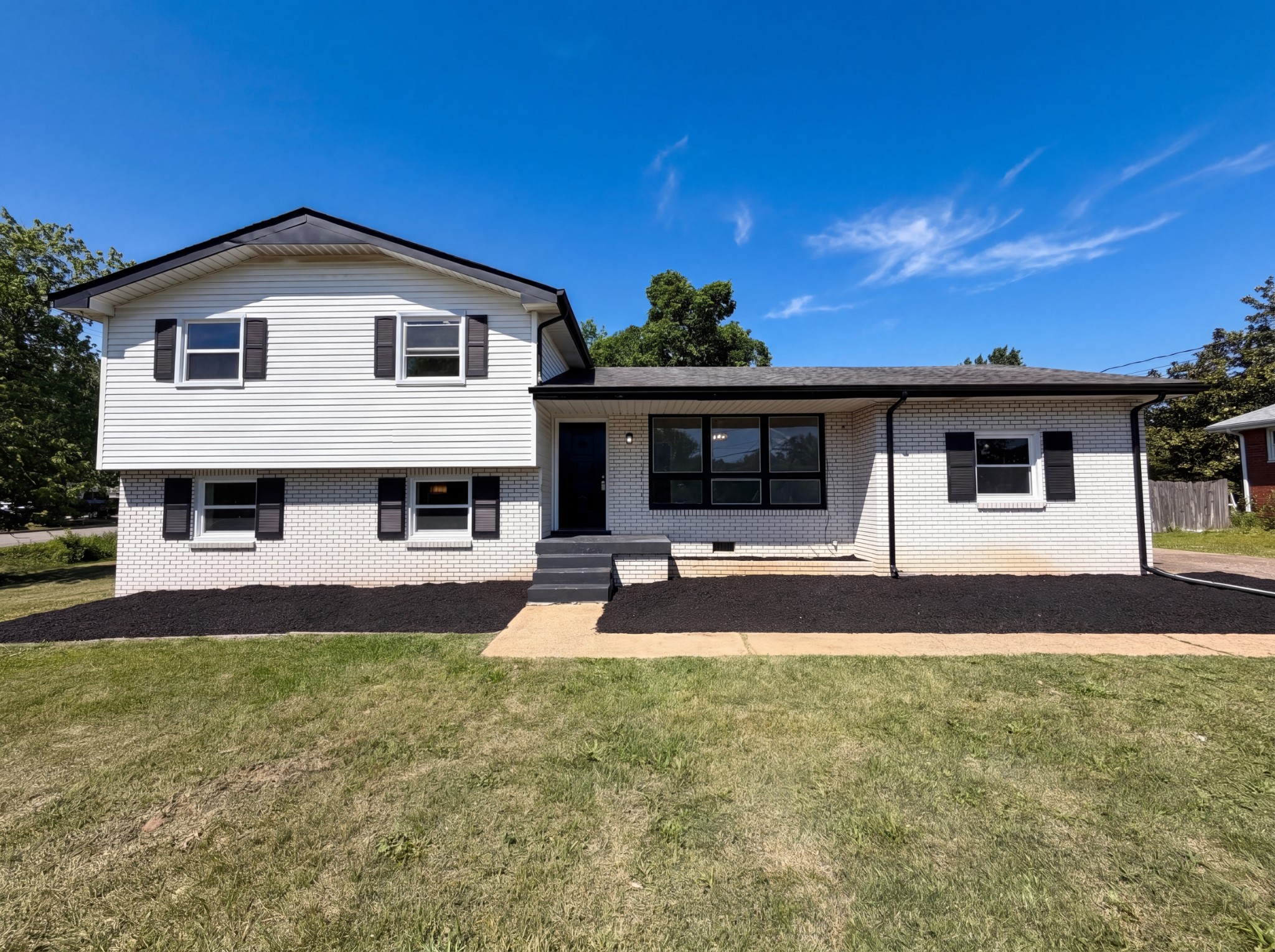 105 Ivy Dr Property Photo 1