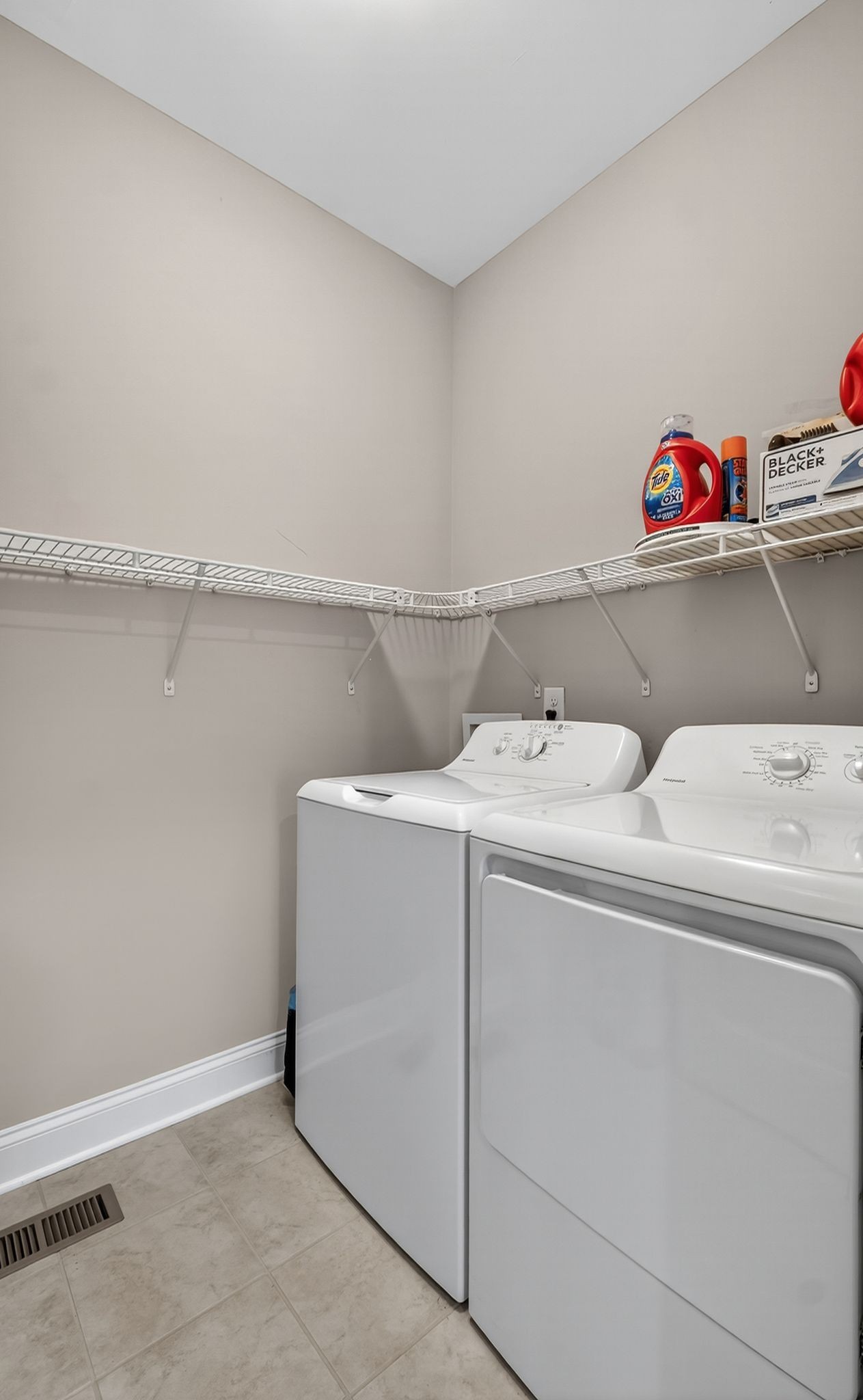 5025 Winslow Dr Property Photo 17