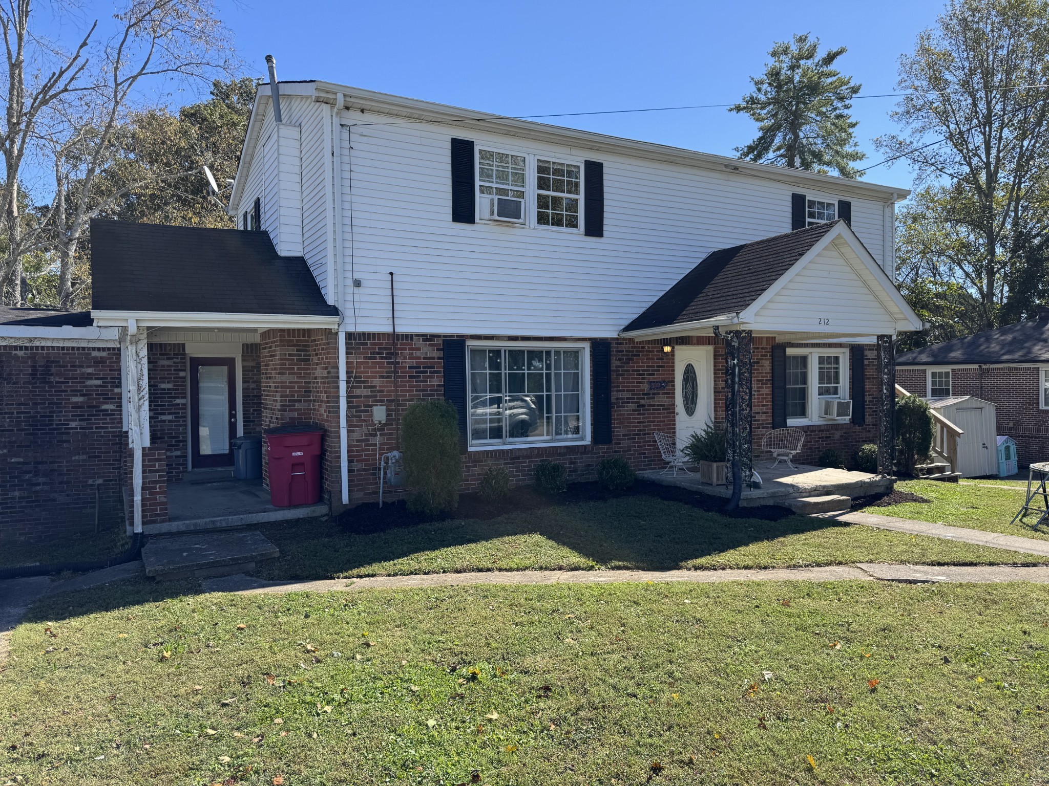 212 Dogwood St Property Photo 1