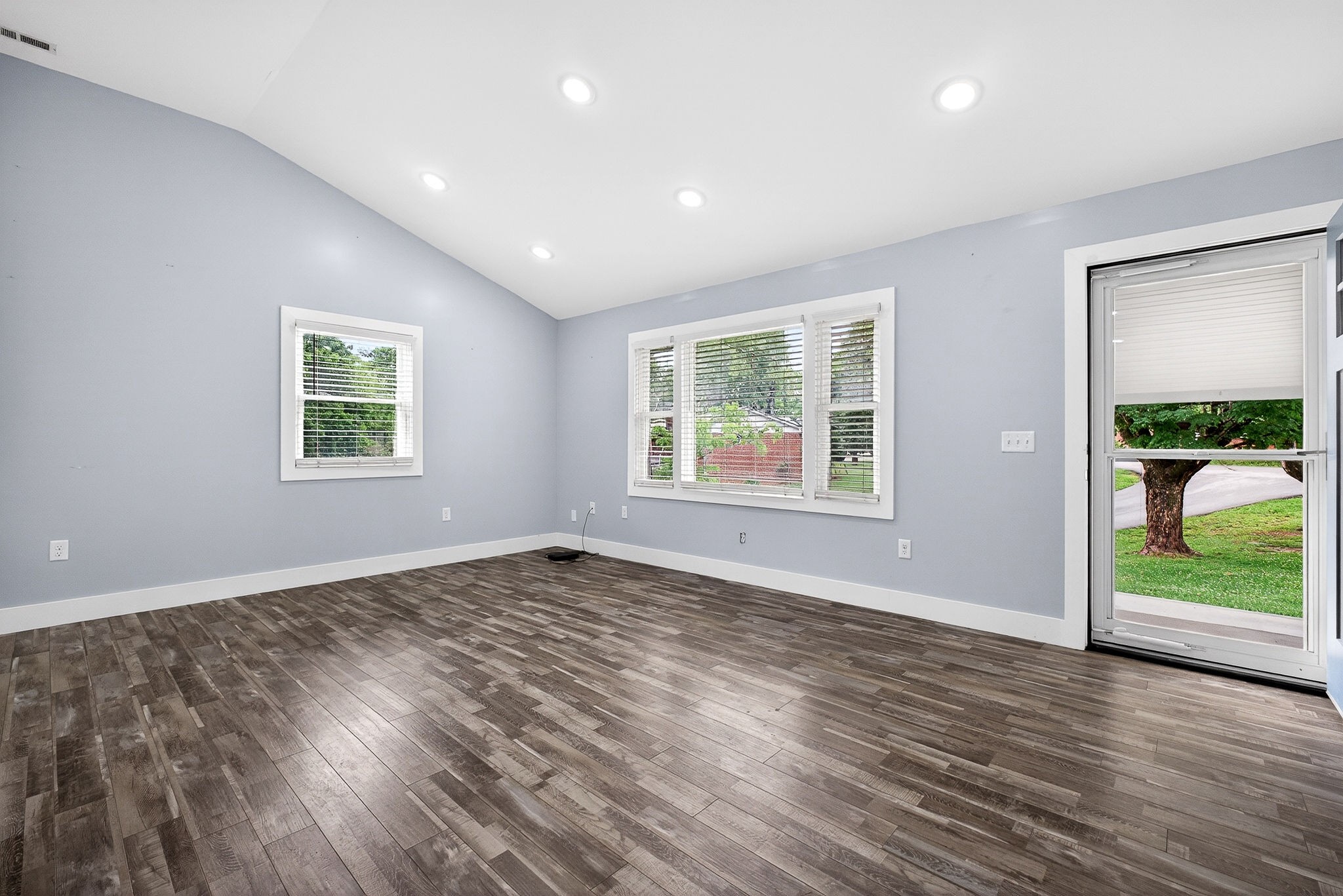 175 Epperson Ave Property Photo 3