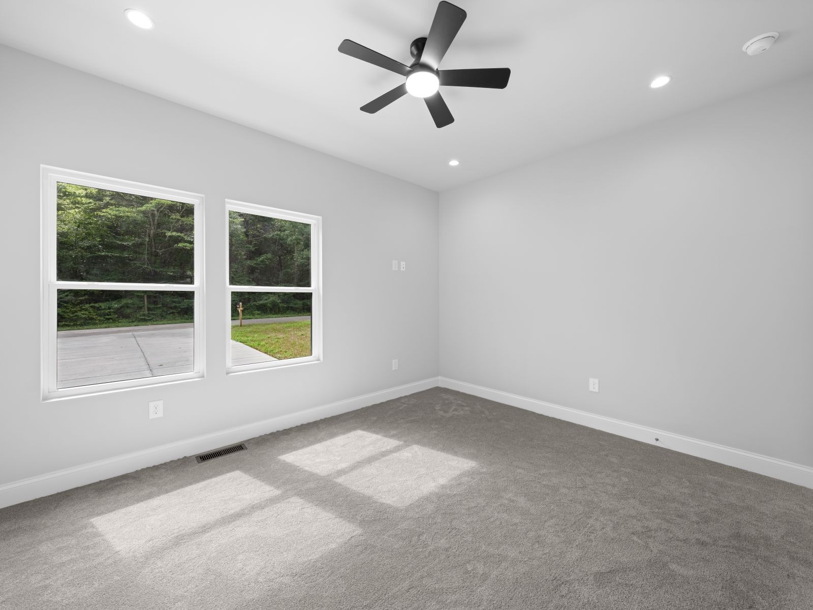 130 Deerwood Ct Property Photo 14