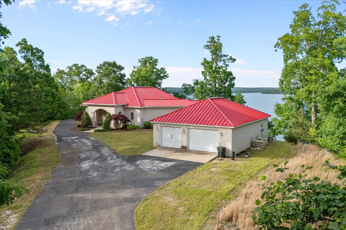 867 River Oaks Dr Property Photo 3