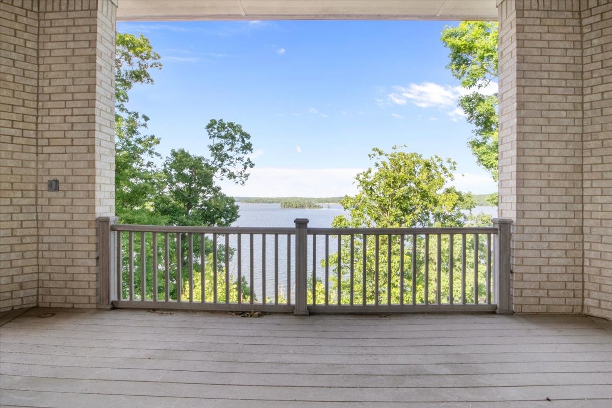 867 River Oaks Dr Property Photo 6