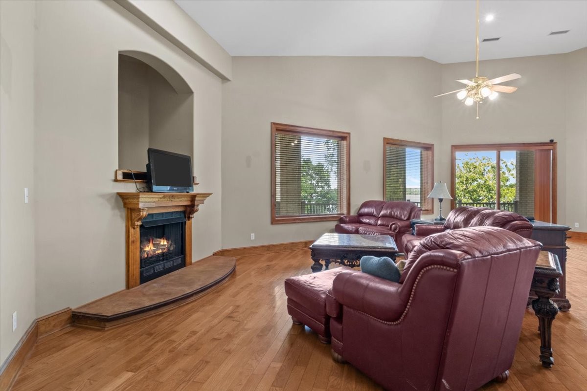 867 River Oaks Dr Property Photo 8