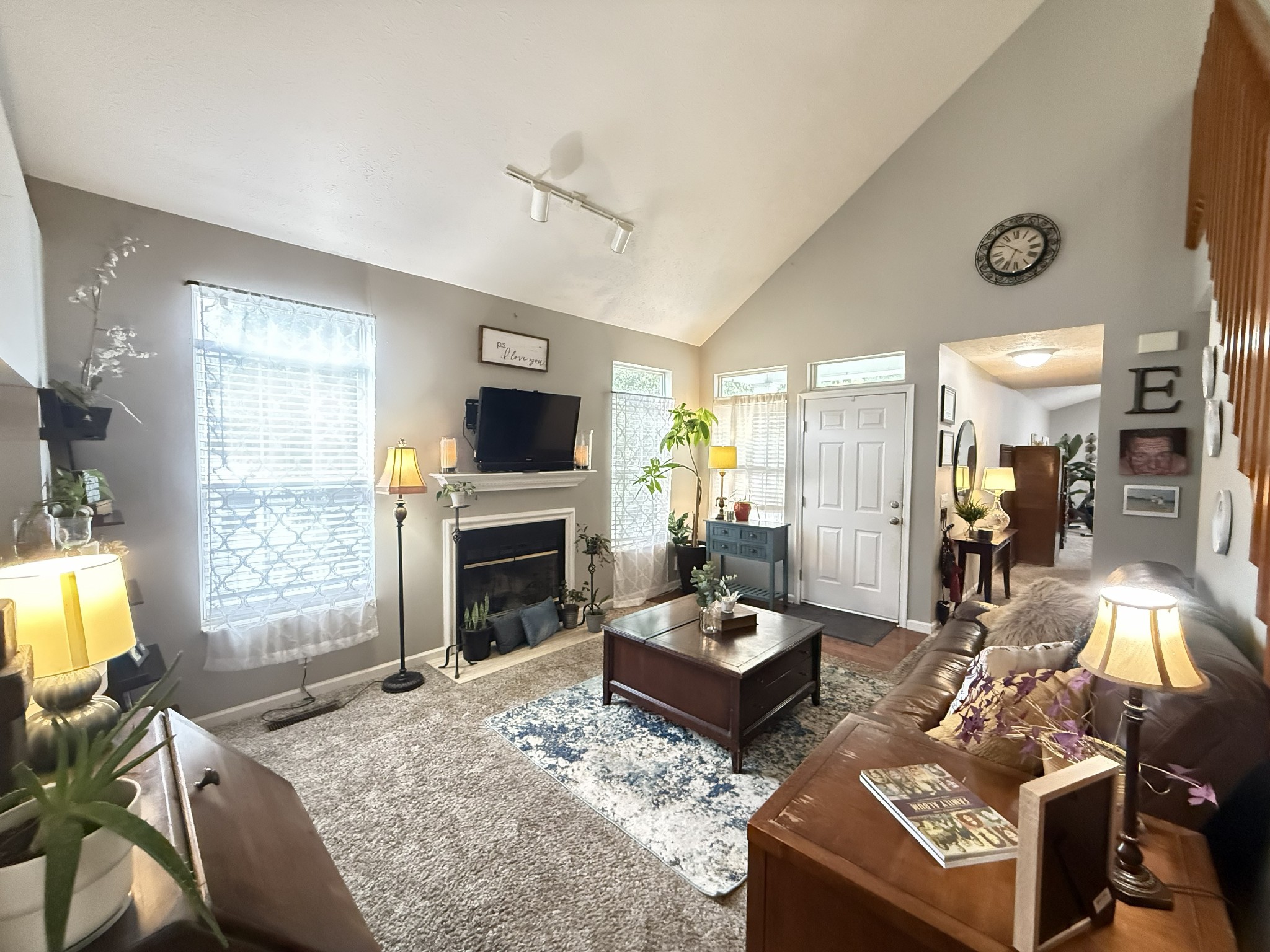 4040 Farmingham Woods Dr Property Photo 6