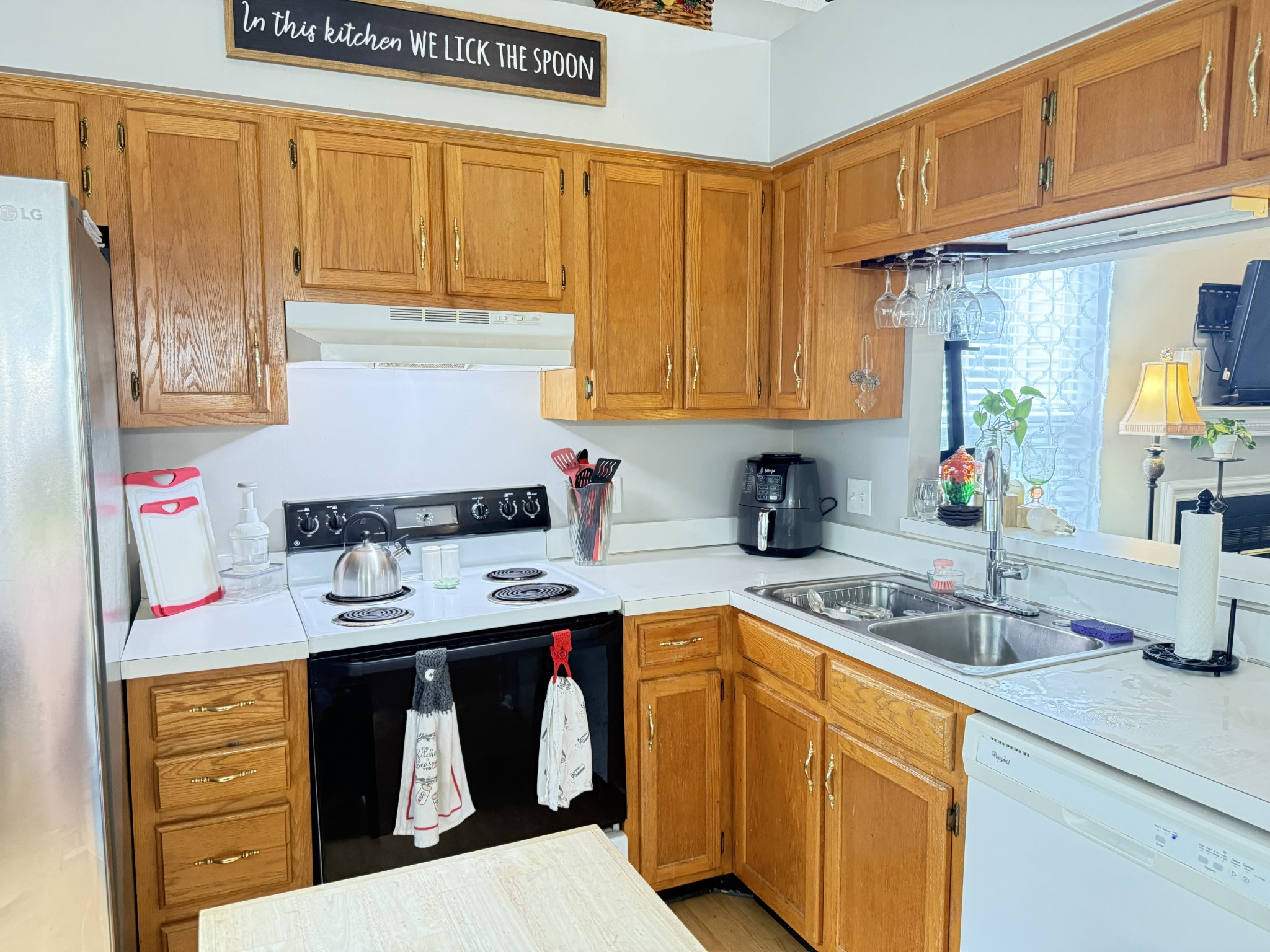 4040 Farmingham Woods Dr Property Photo 9