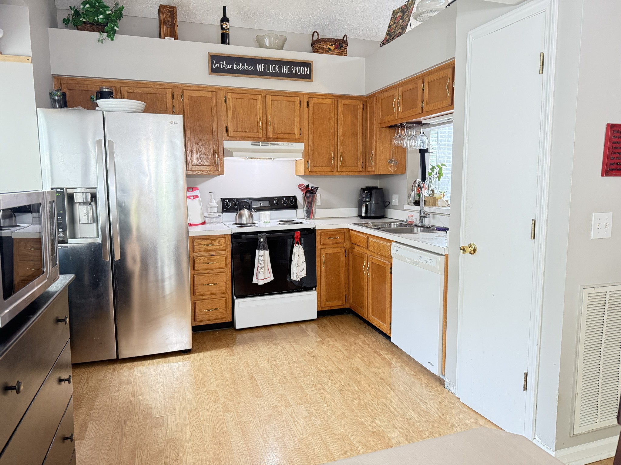 4040 Farmingham Woods Dr Property Photo 11