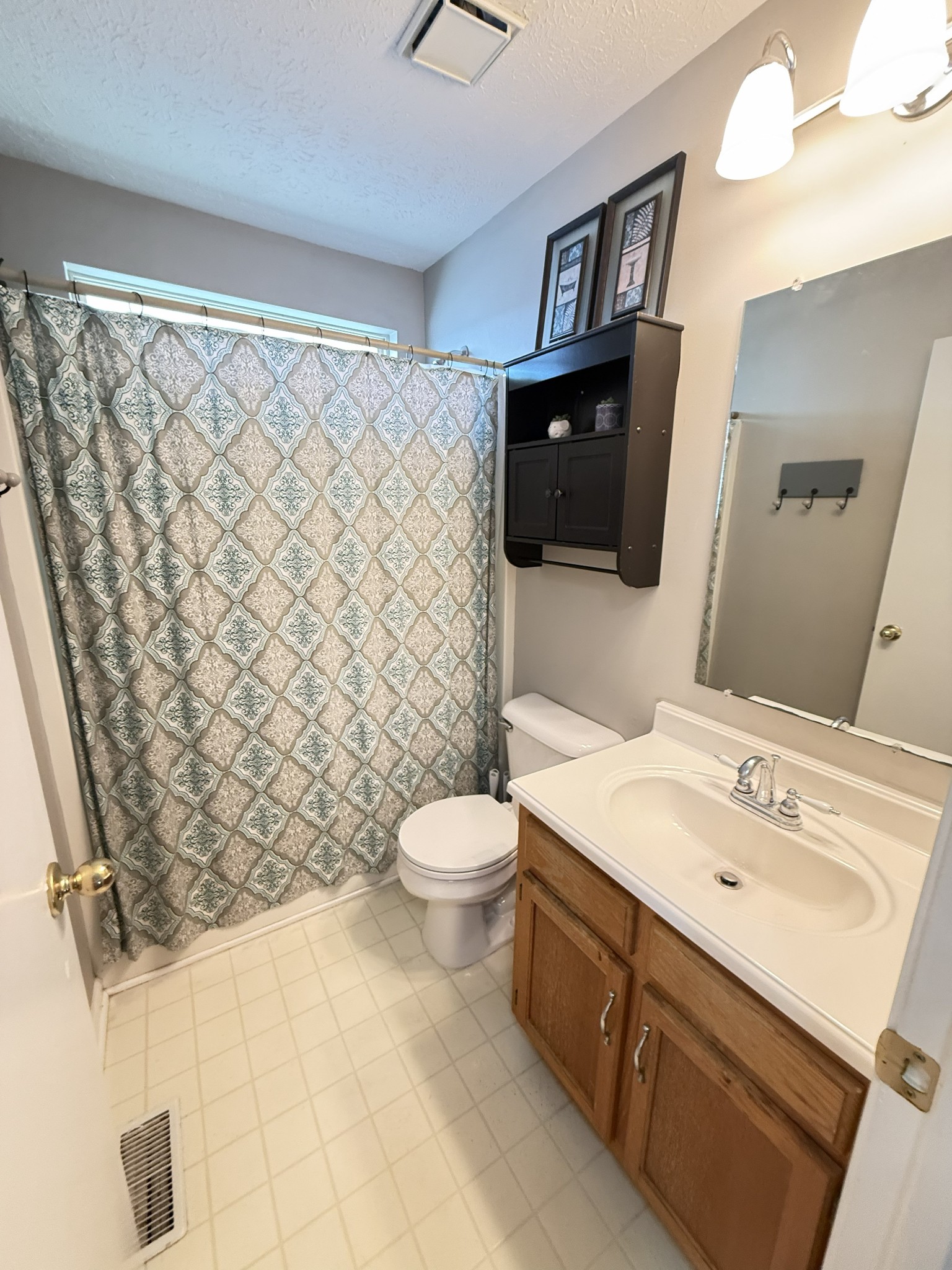 4040 Farmingham Woods Dr Property Photo 36