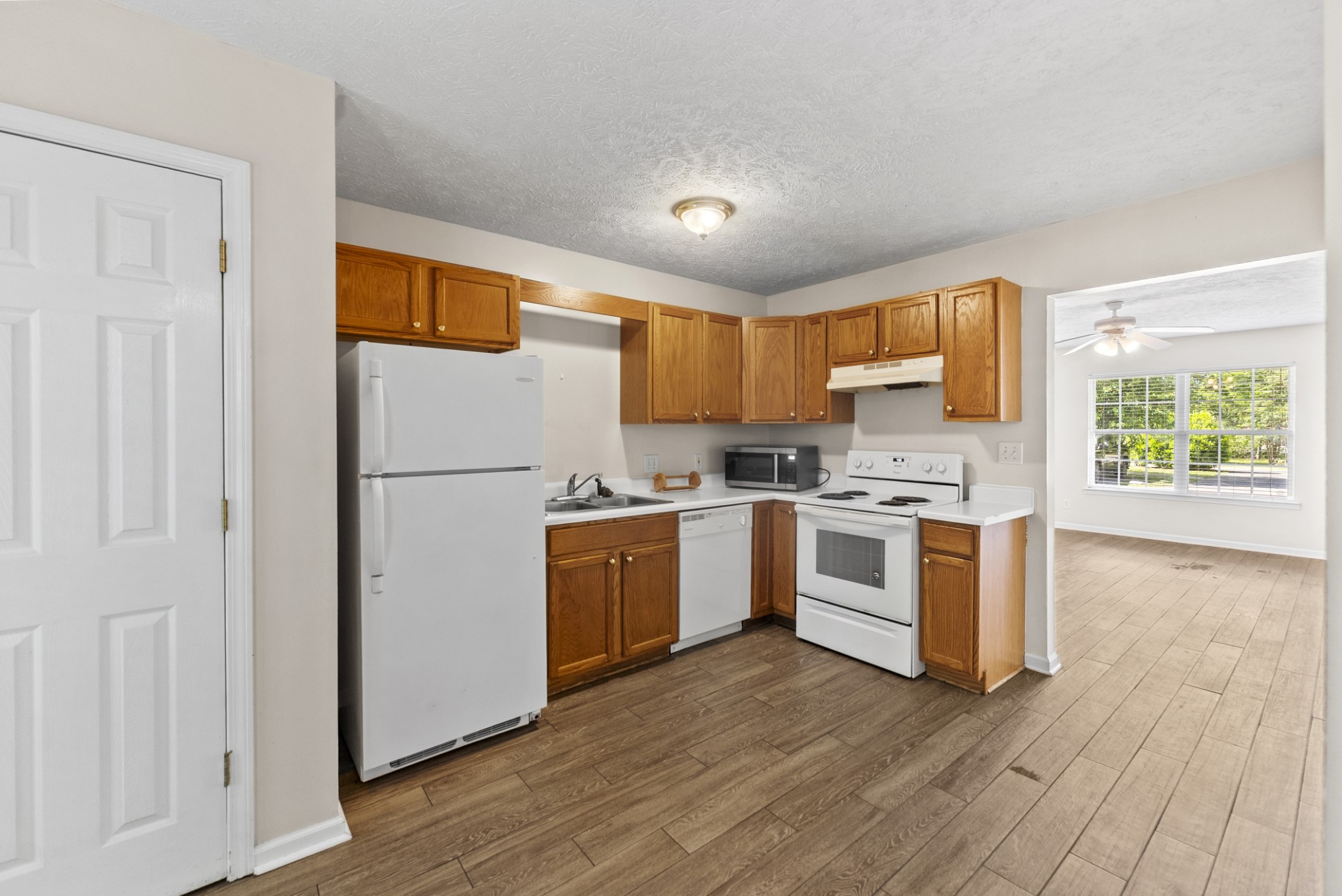 1008 Division St Property Photo 7