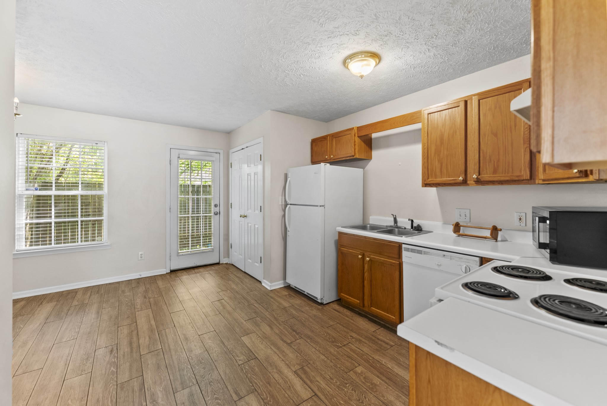 1008 Division St Property Photo 10