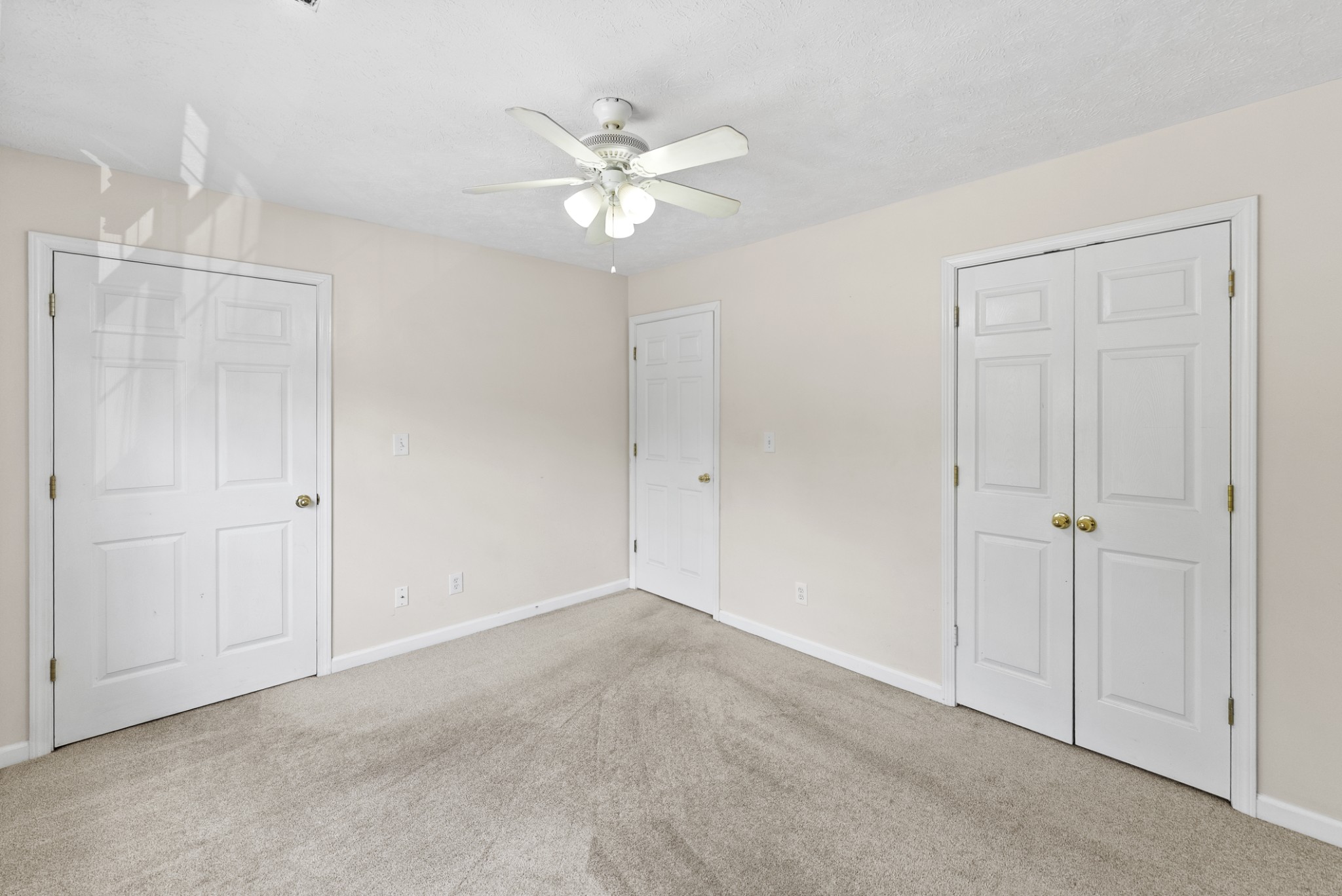 1008 Division St Property Photo 11