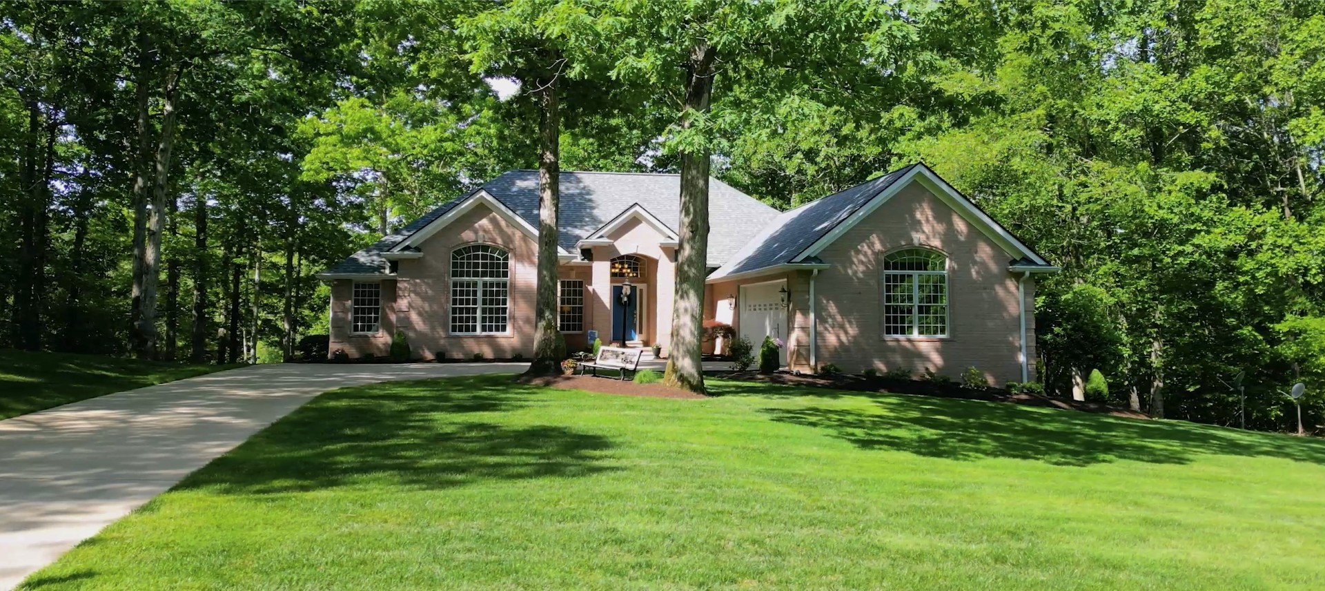409 Legends Dr Property Photo 1