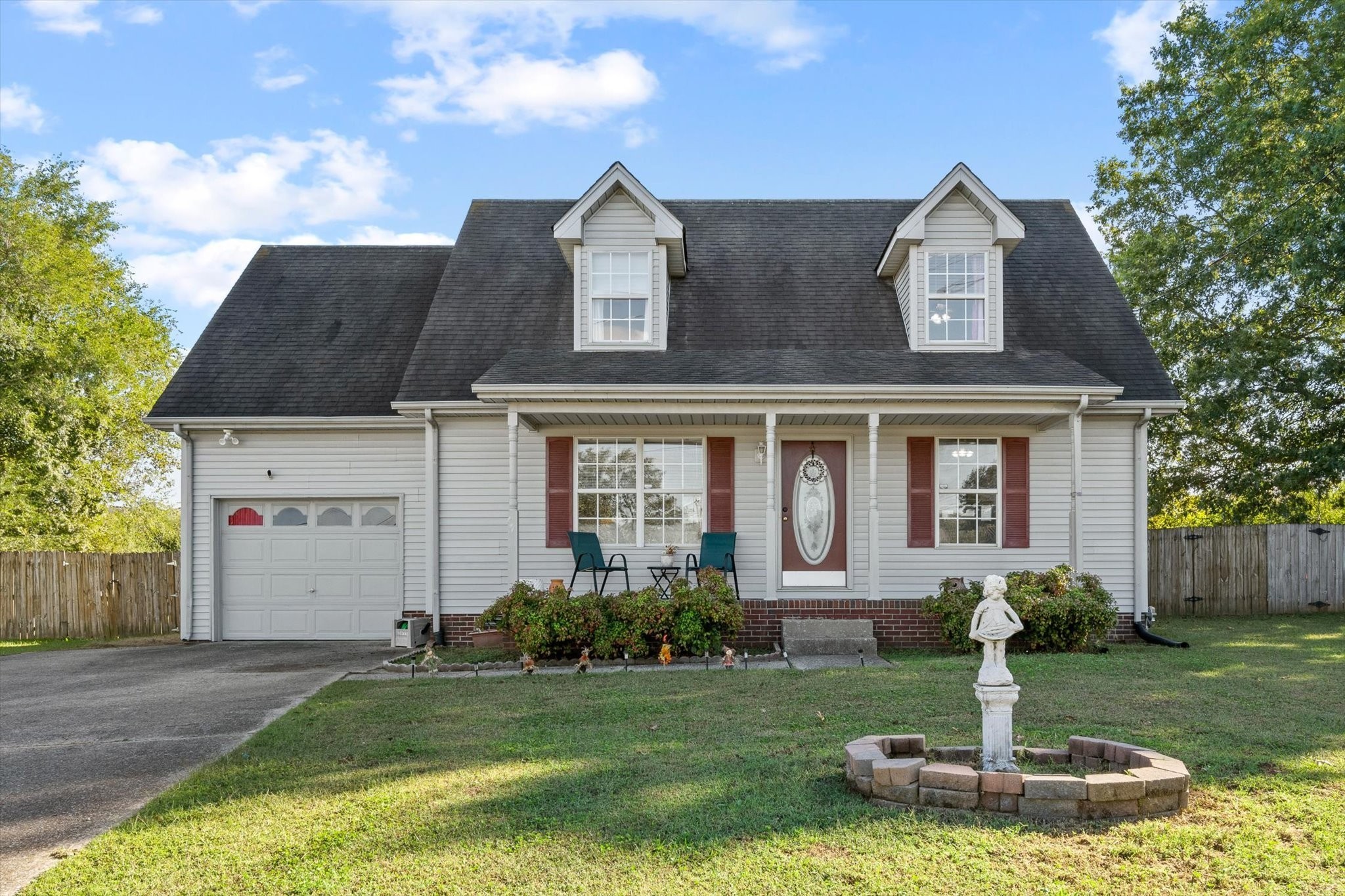 107 Irish Pl Property Photo 1