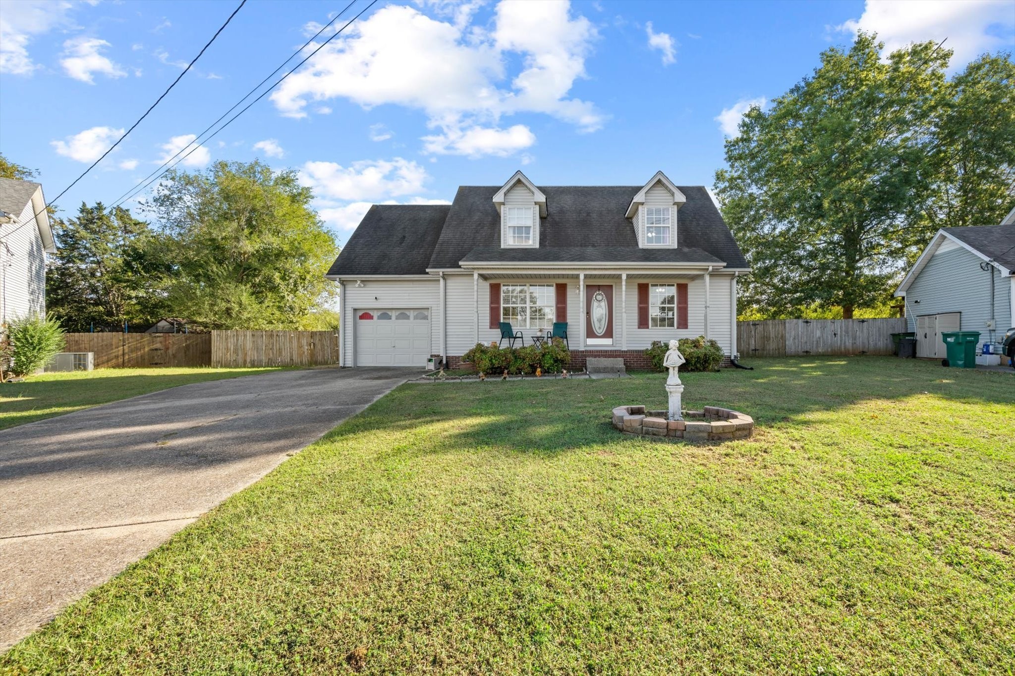 107 Irish Pl Property Photo 2
