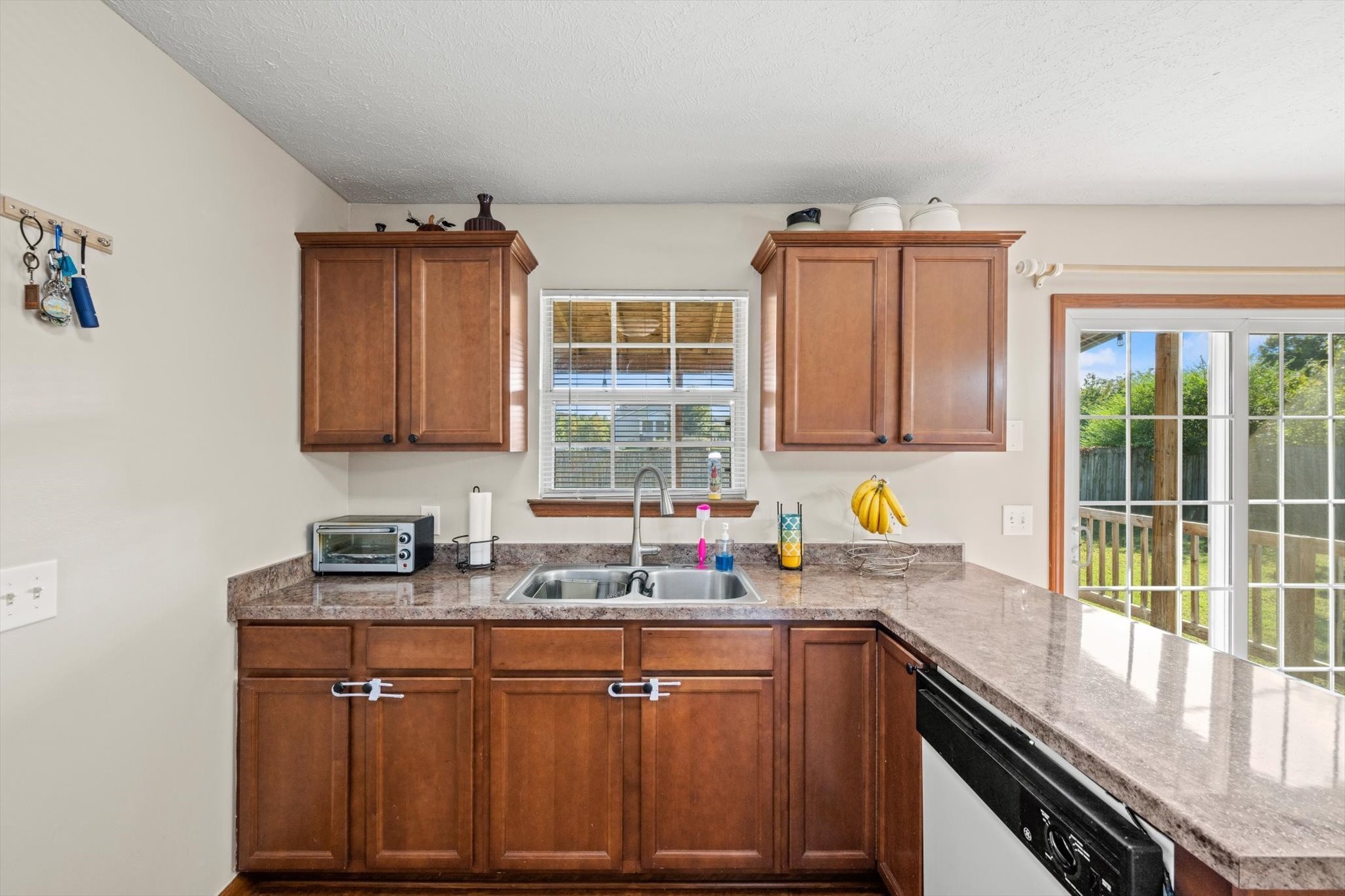 107 Irish Pl Property Photo 11