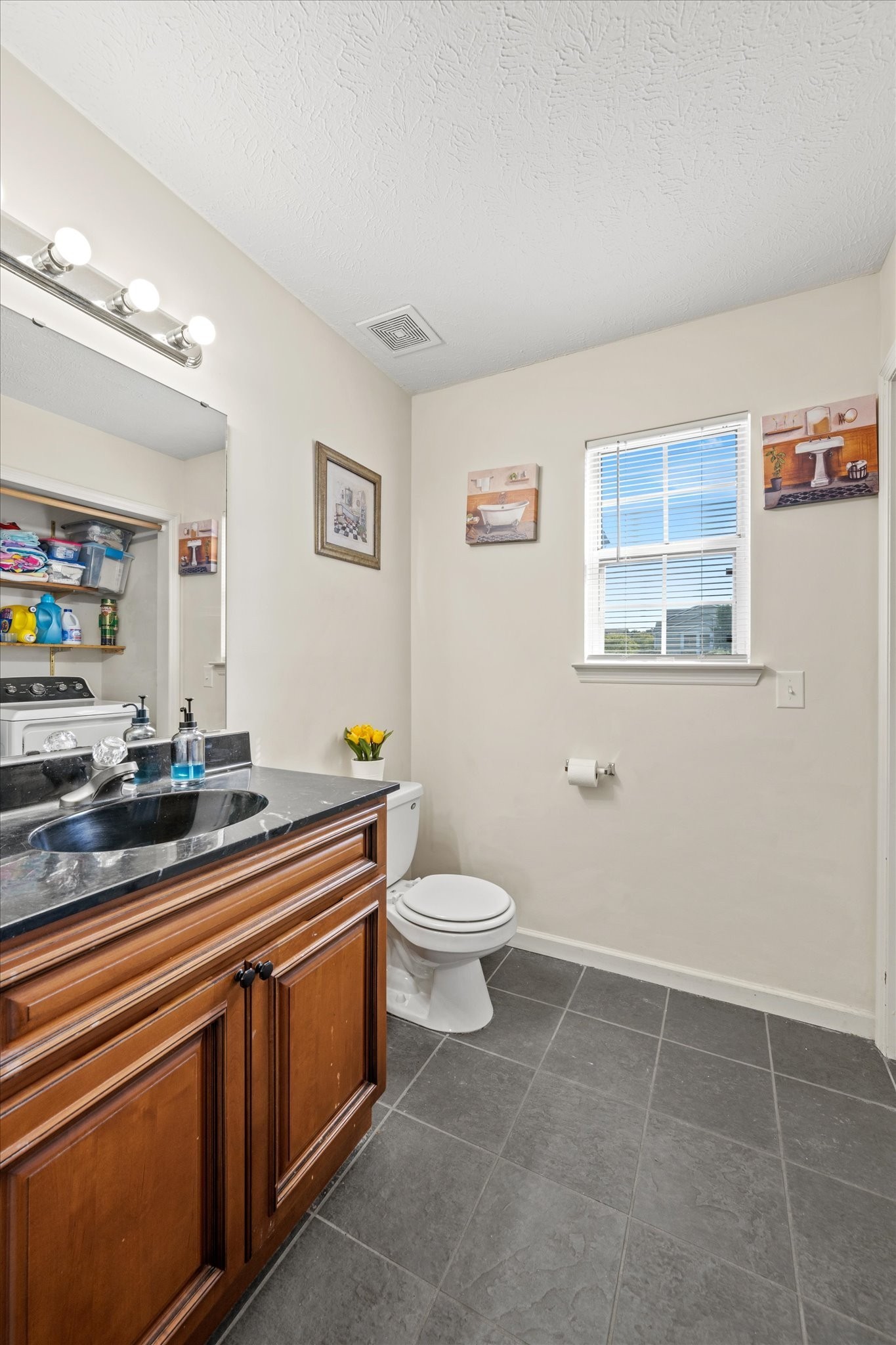 107 Irish Pl Property Photo 13