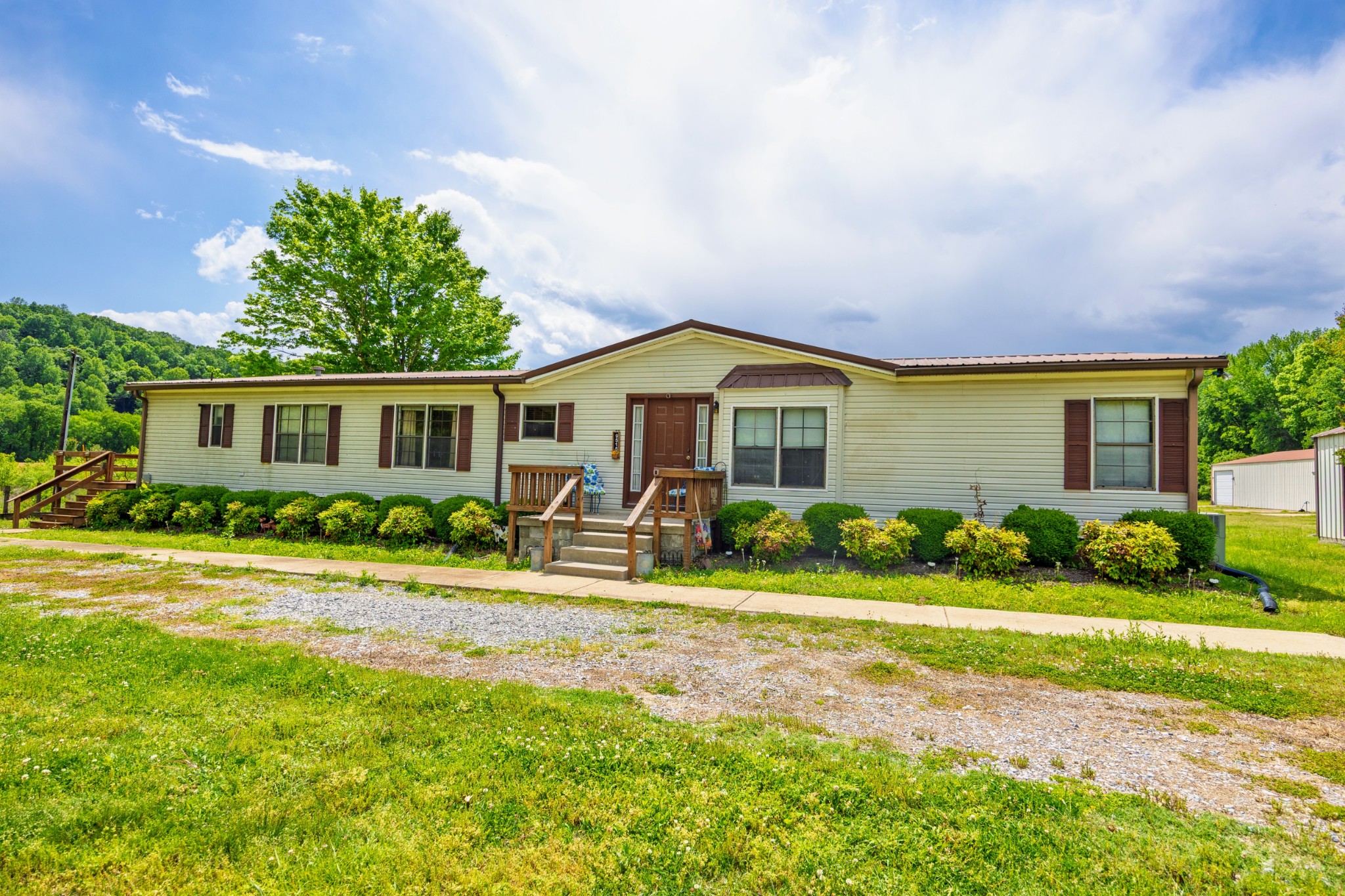 9515 Highway 147 Property Photo 1