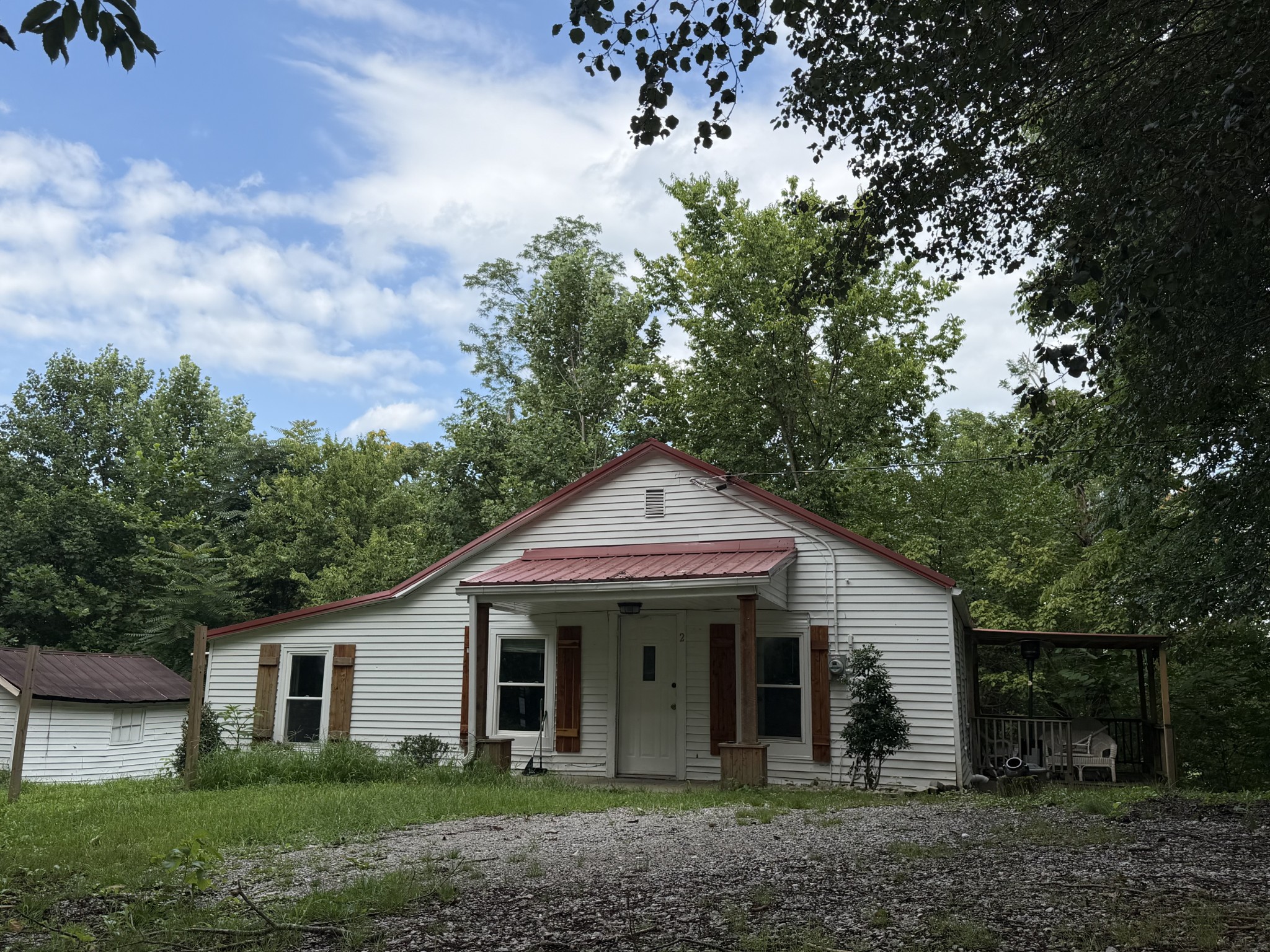 2 Wilma Ln Property Photo 1