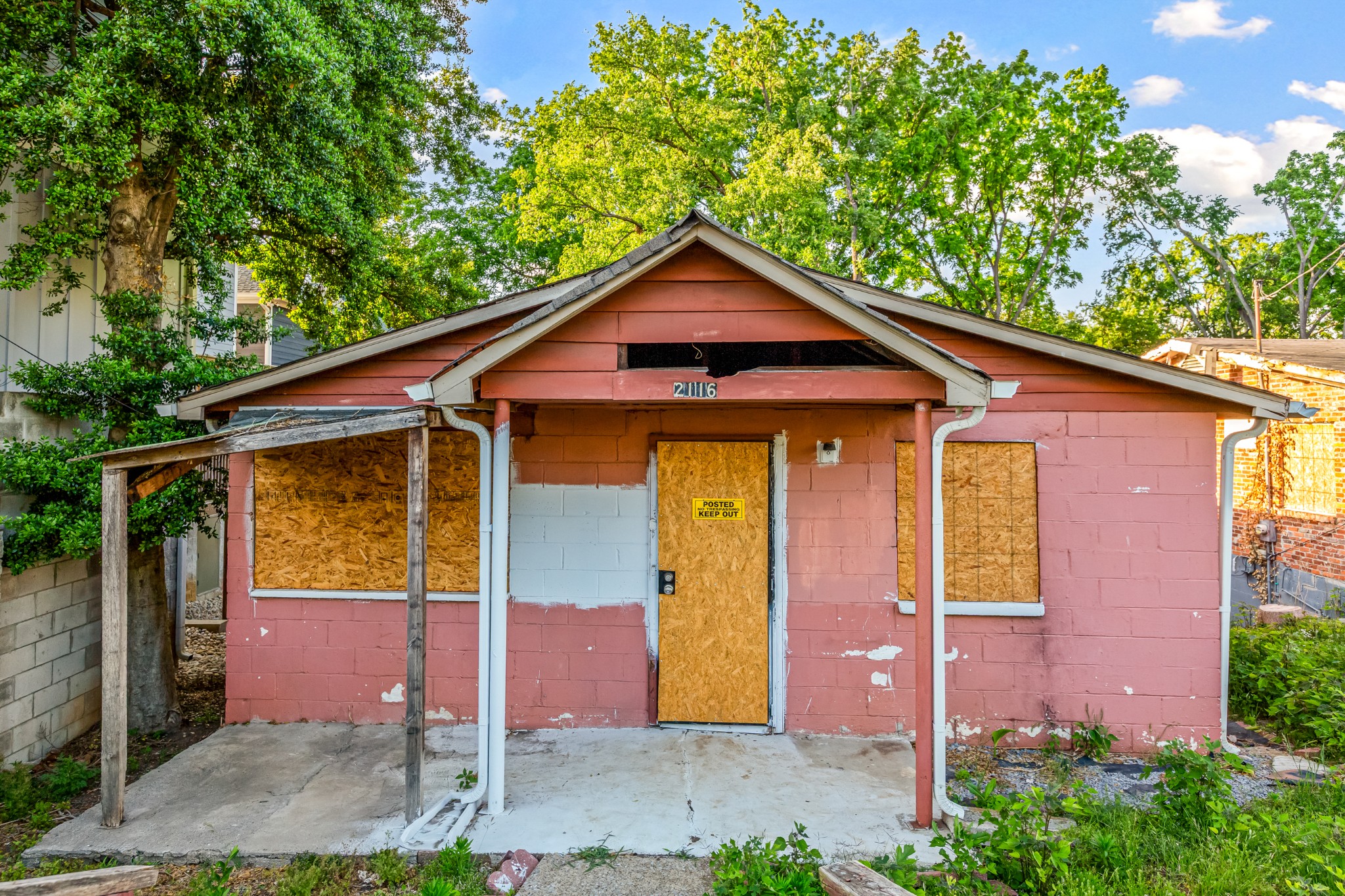 2116 Herman St