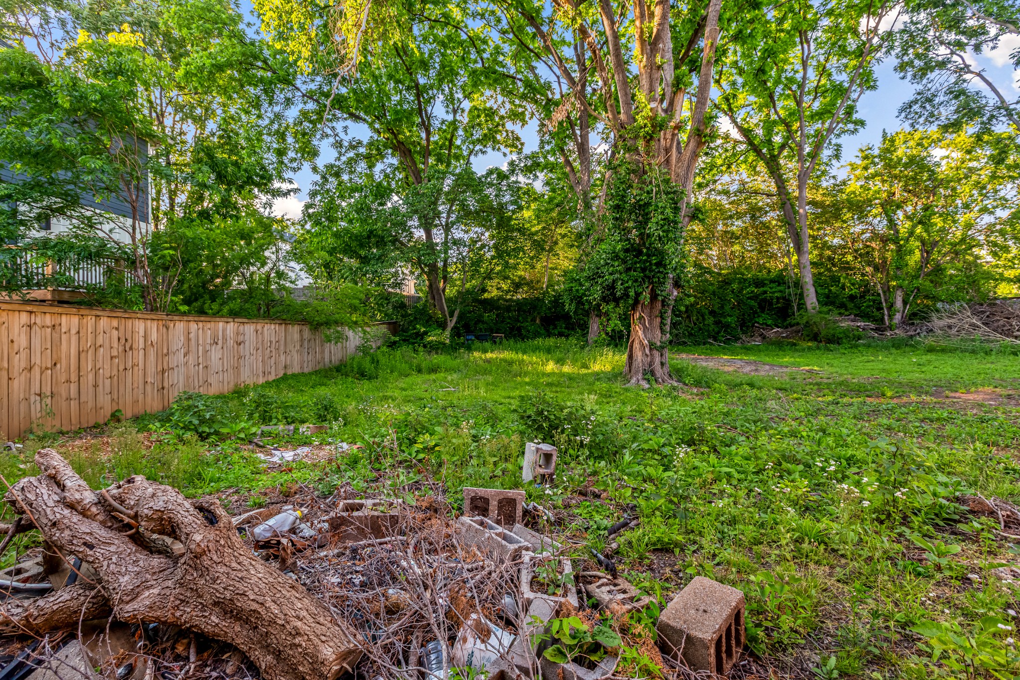 2116 Herman St Property Photo 6