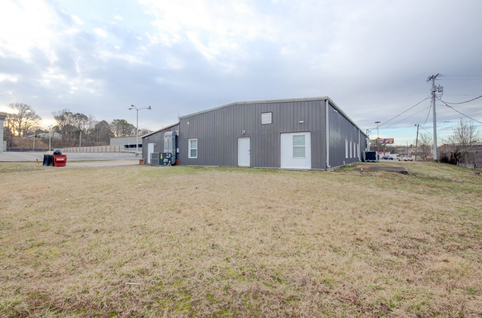1017 S Riverside Dr Property Photo 40