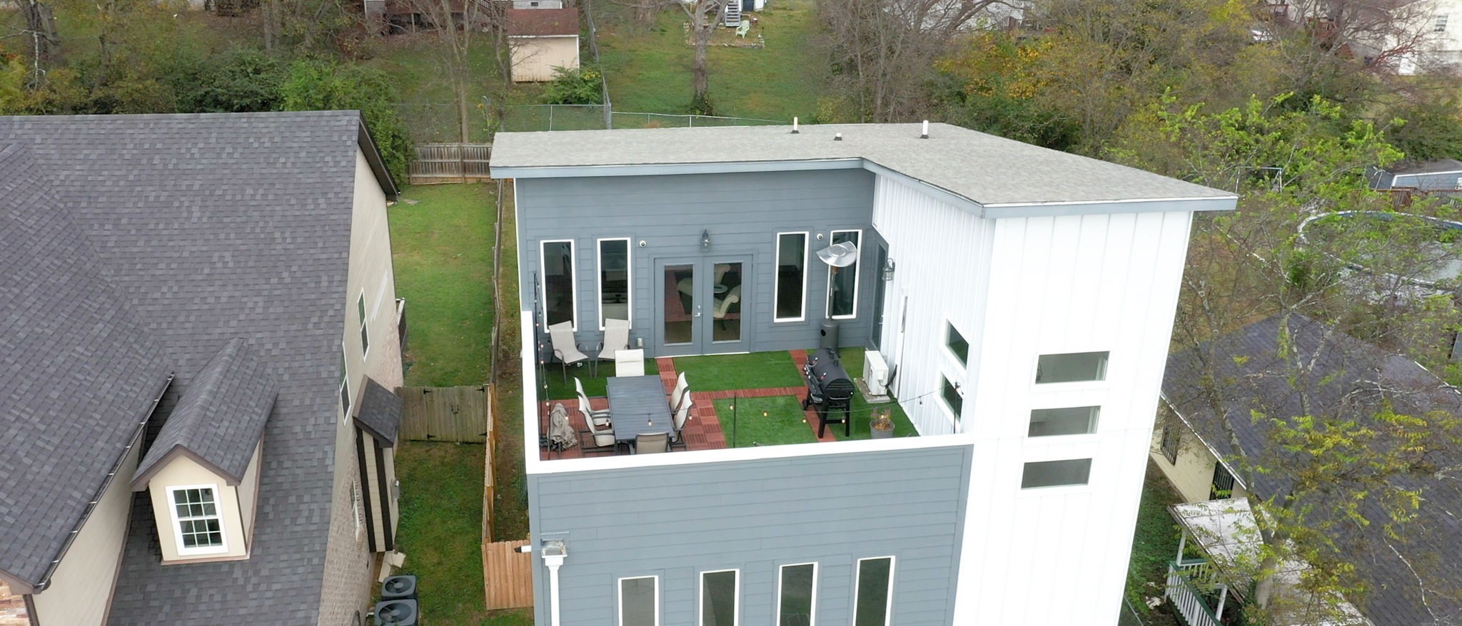 1208 Avondale Cir Property Photo 1