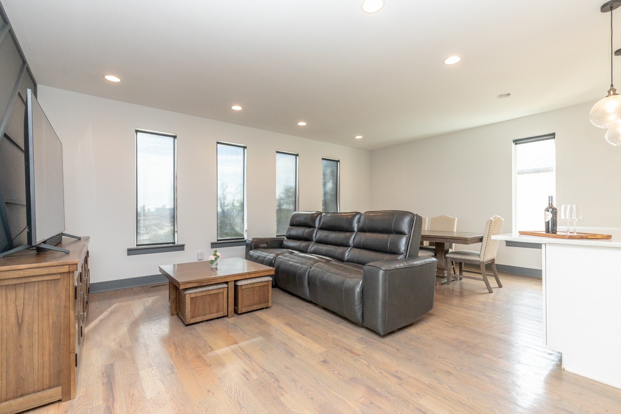 1208 Avondale Cir Property Photo 11