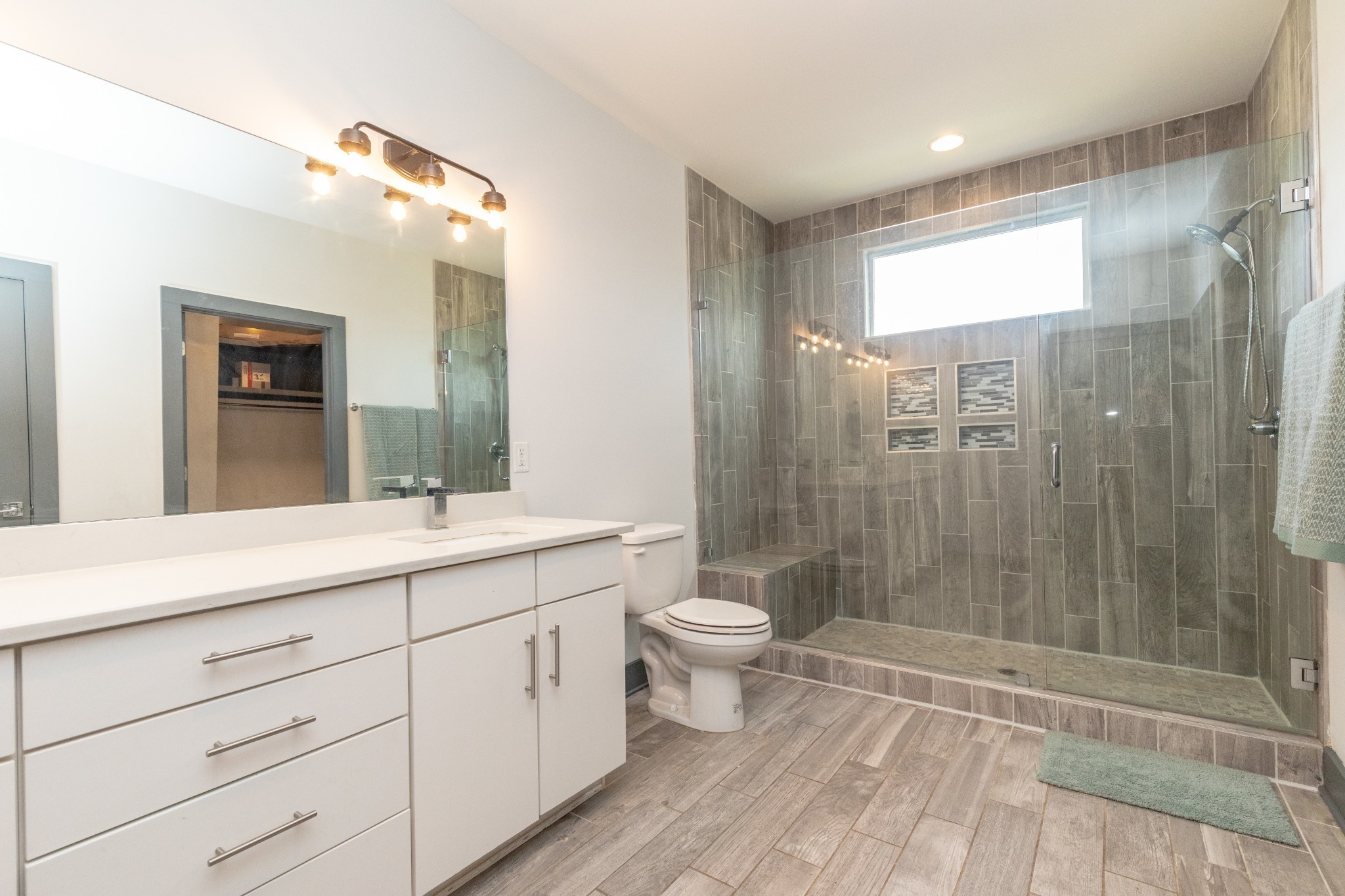 1208 Avondale Cir Property Photo 13