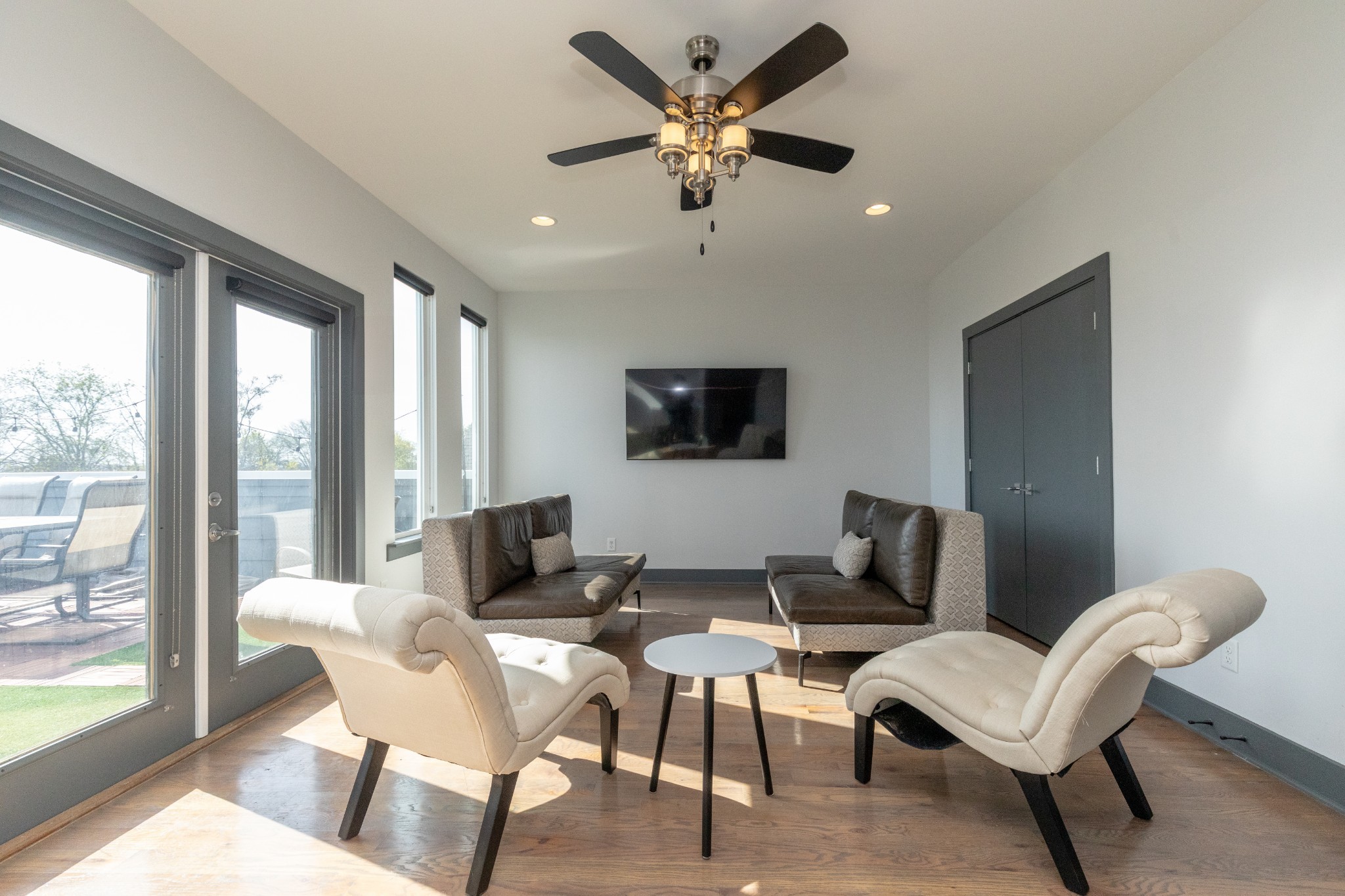 1208 Avondale Cir Property Photo 14