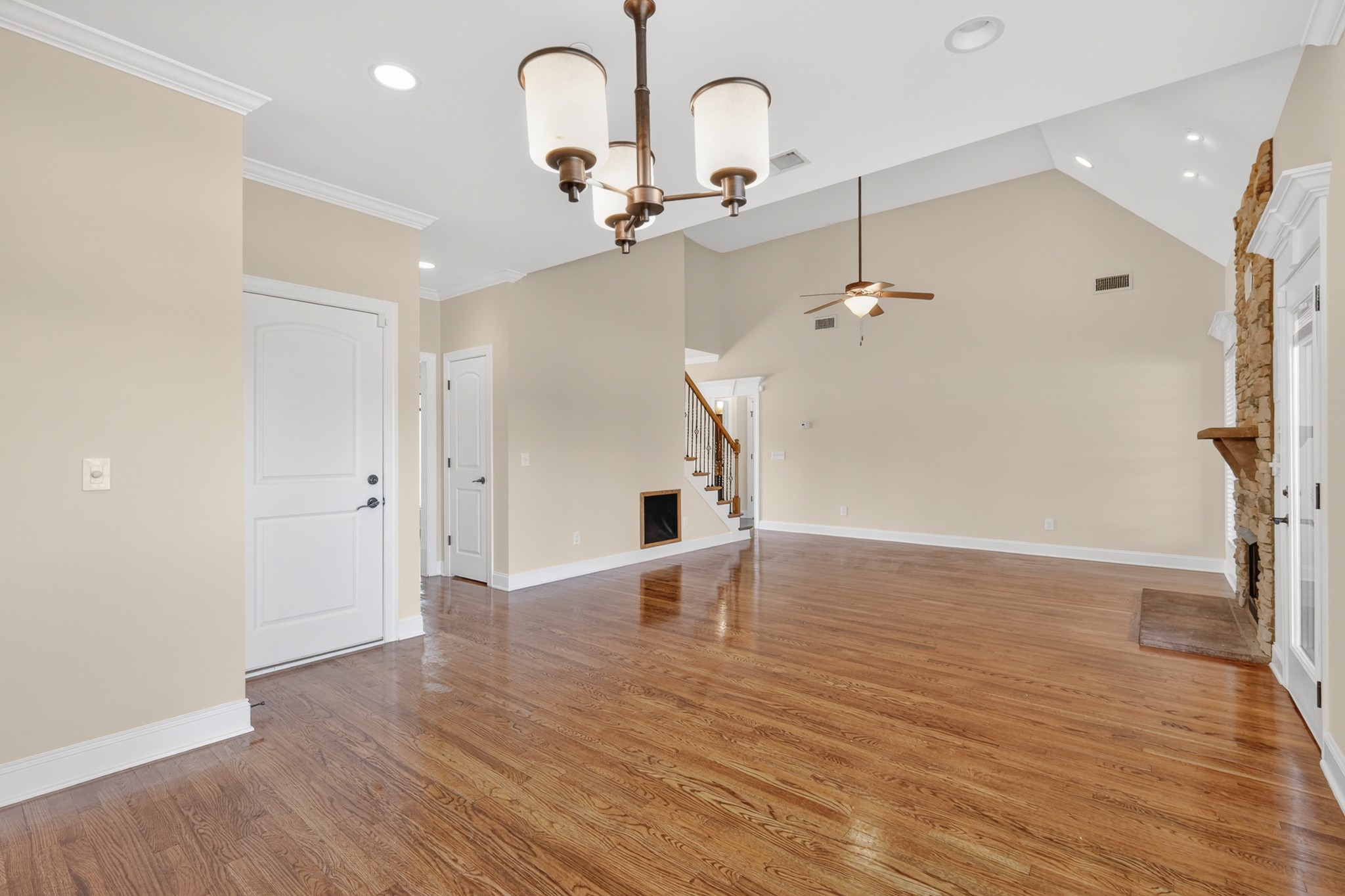 1305 Royal Oak Ave Property Photo 4