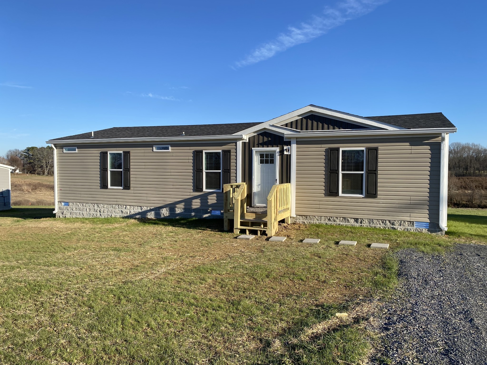 1690 Gamaliel Rd Property Photo 1