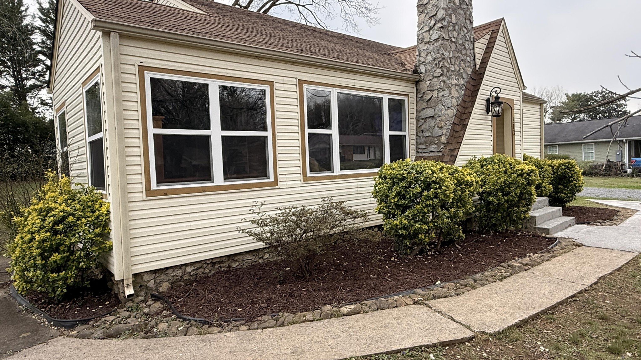 513 Oak Street Property Photo 2