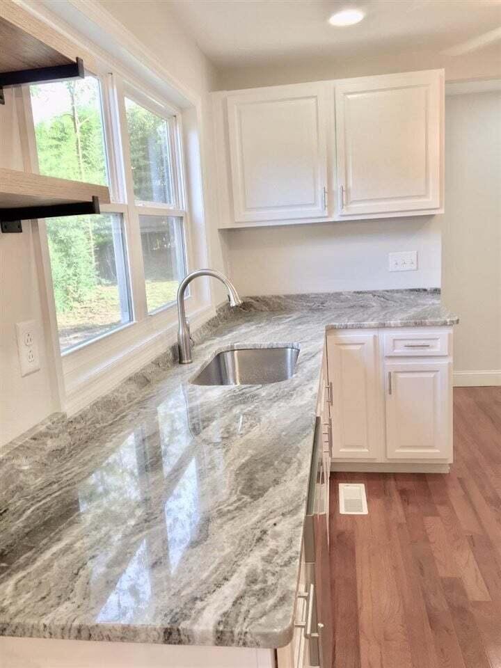 513 Oak Street Property Photo 7