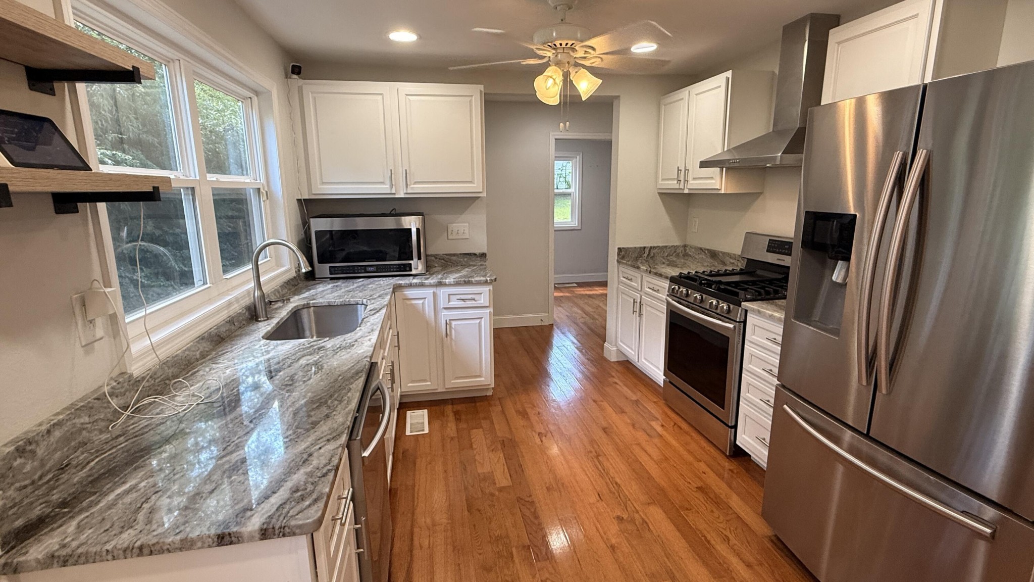 513 Oak Street Property Photo 8