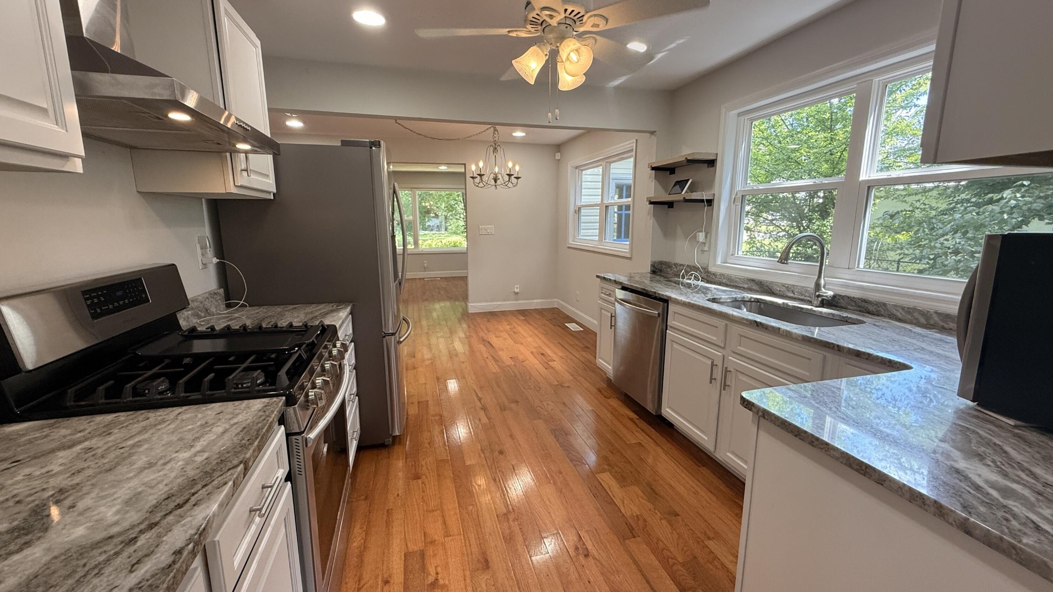 513 Oak Street Property Photo 11